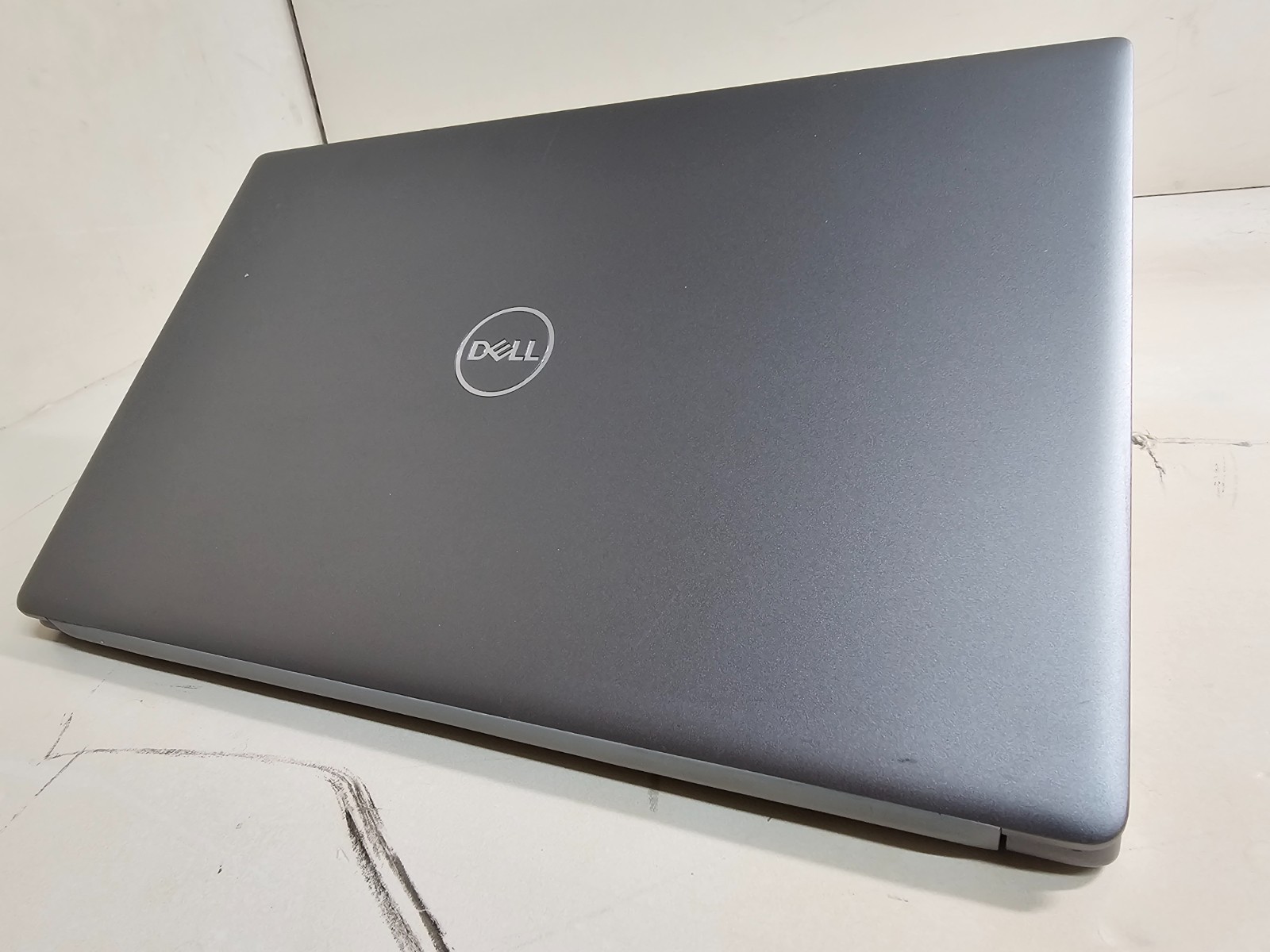 Dell Latitude 3301 Laptop – 1.8 GHz i7-8565U 8GB 256GB SSD Wi-Fi Webcam 13.3″ 3