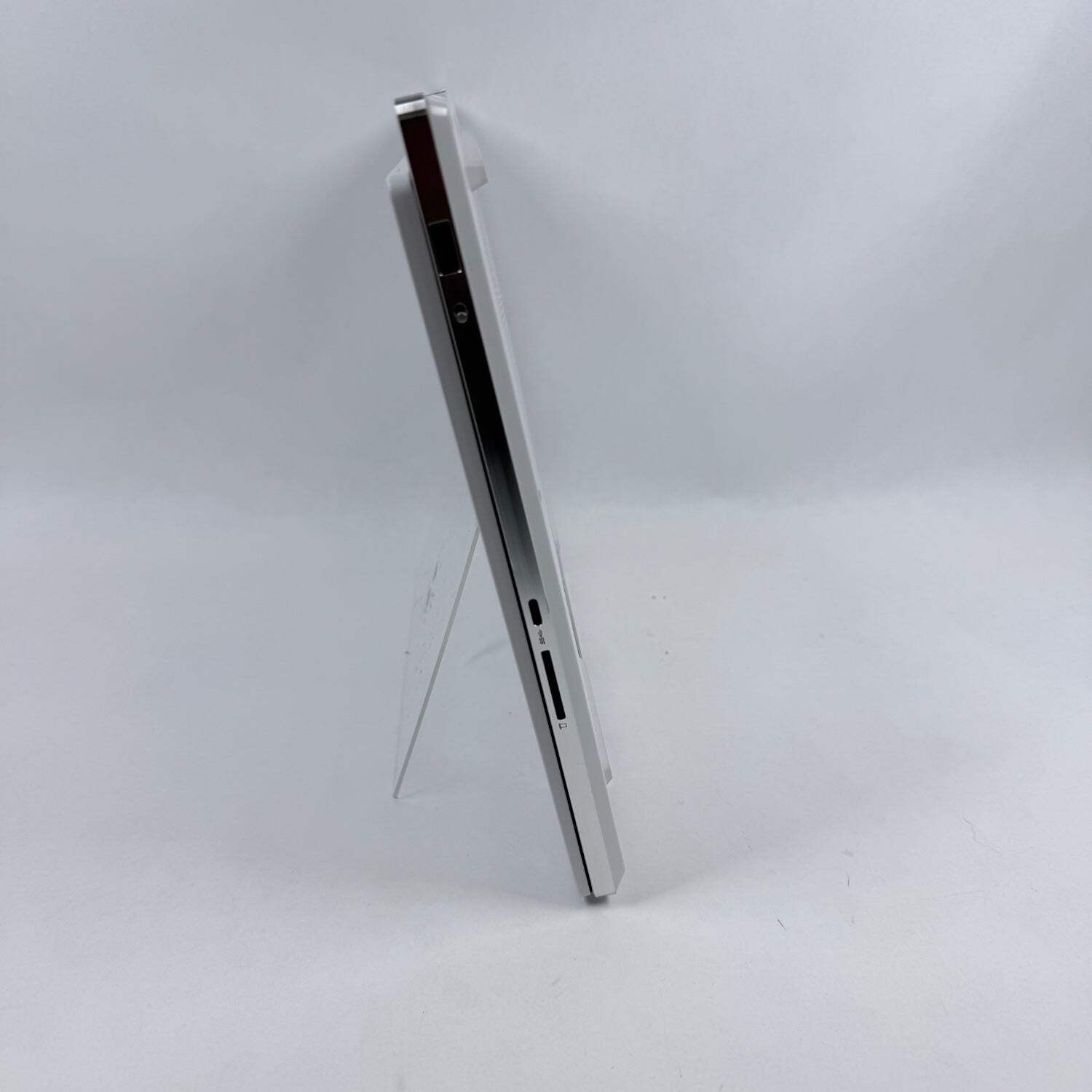 Lenovo Legion 7 16IRX9 16″ i9-14900HX 3.8GHz 64GB RAM 1TB SSD GeForce RTX 4070
