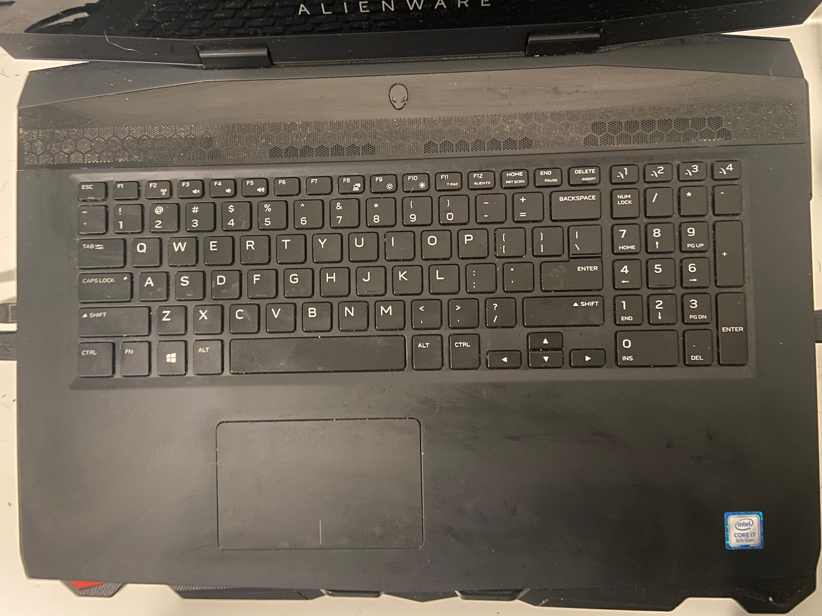 Alienware 17 17.3” (1TB + 8 GB, Intel Core i7 8th Gen., 4.1 GHz, 8 GB)…