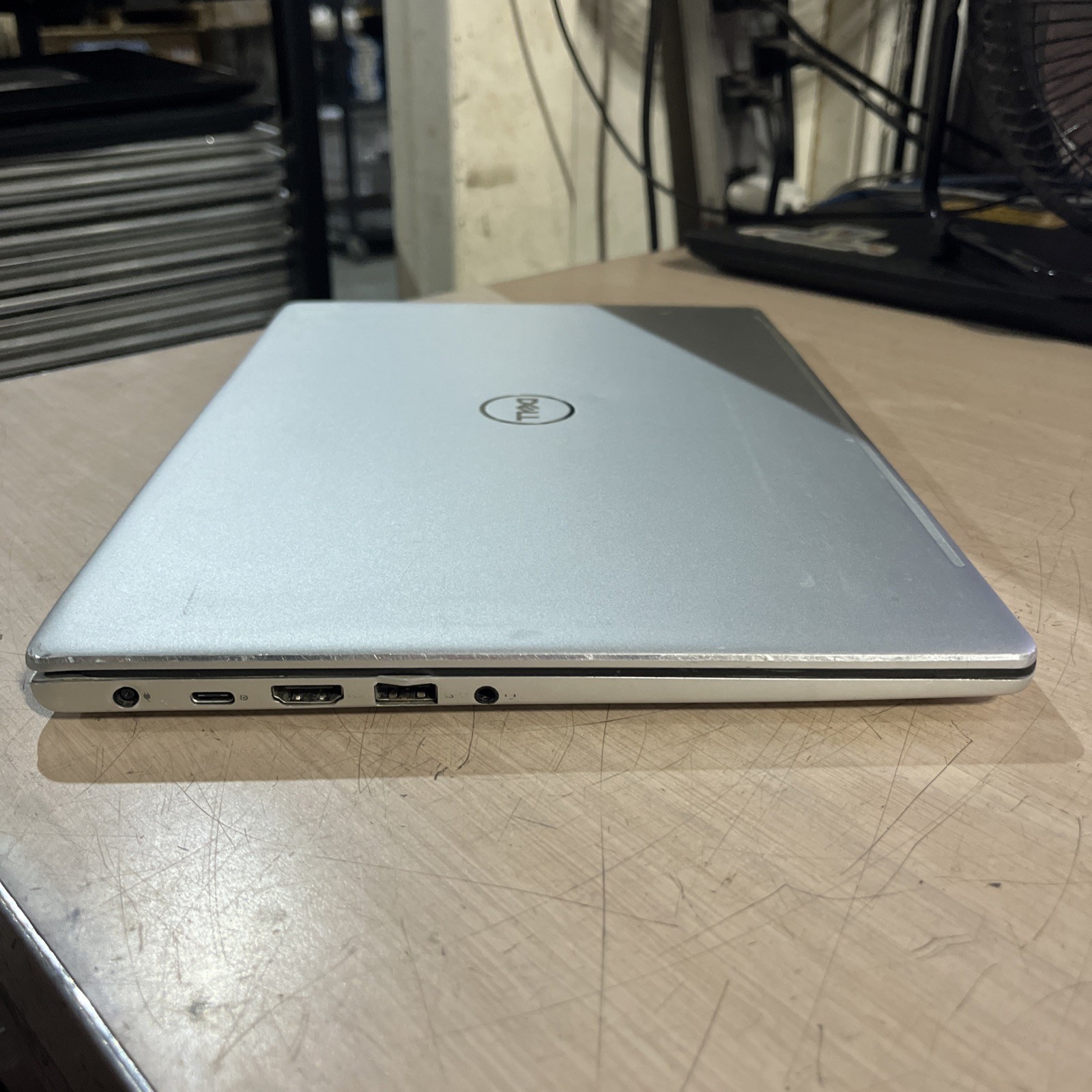 DELL INSPIRON 7380 INTEL CORE I5-8265U 1.60GHZ 8GB RAM NO HD “