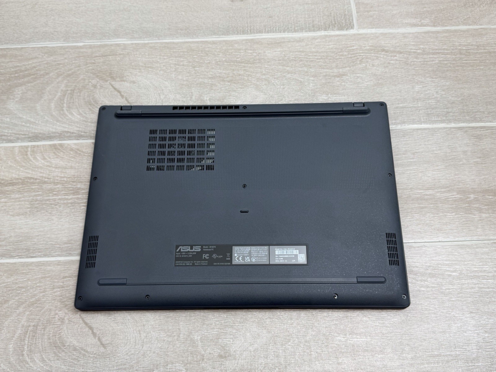 ASUS Vivobook 16 M1607K 16” AMD Ryzen AL 5 330 16GB RAM 512GB NVMe SSD Win-11