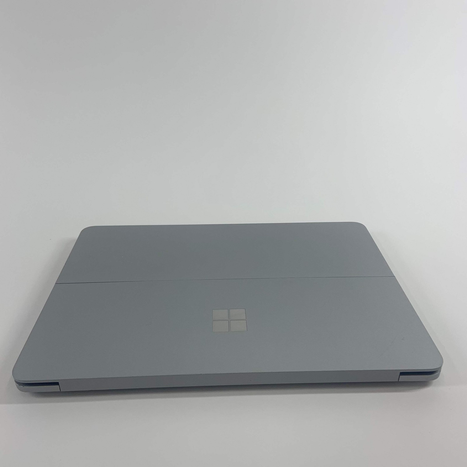 Microsoft EliteDisplay INVPM001 15.6″ i5-11300H 3.1GHz 16GB RAM 250GB SSD