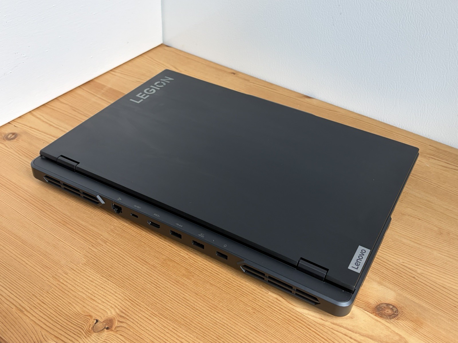 Lenovo Legion Pro 5 Gaming RTX 4070 i7-13700HX 16GB 1TB SSD 92% Batt 240HZ