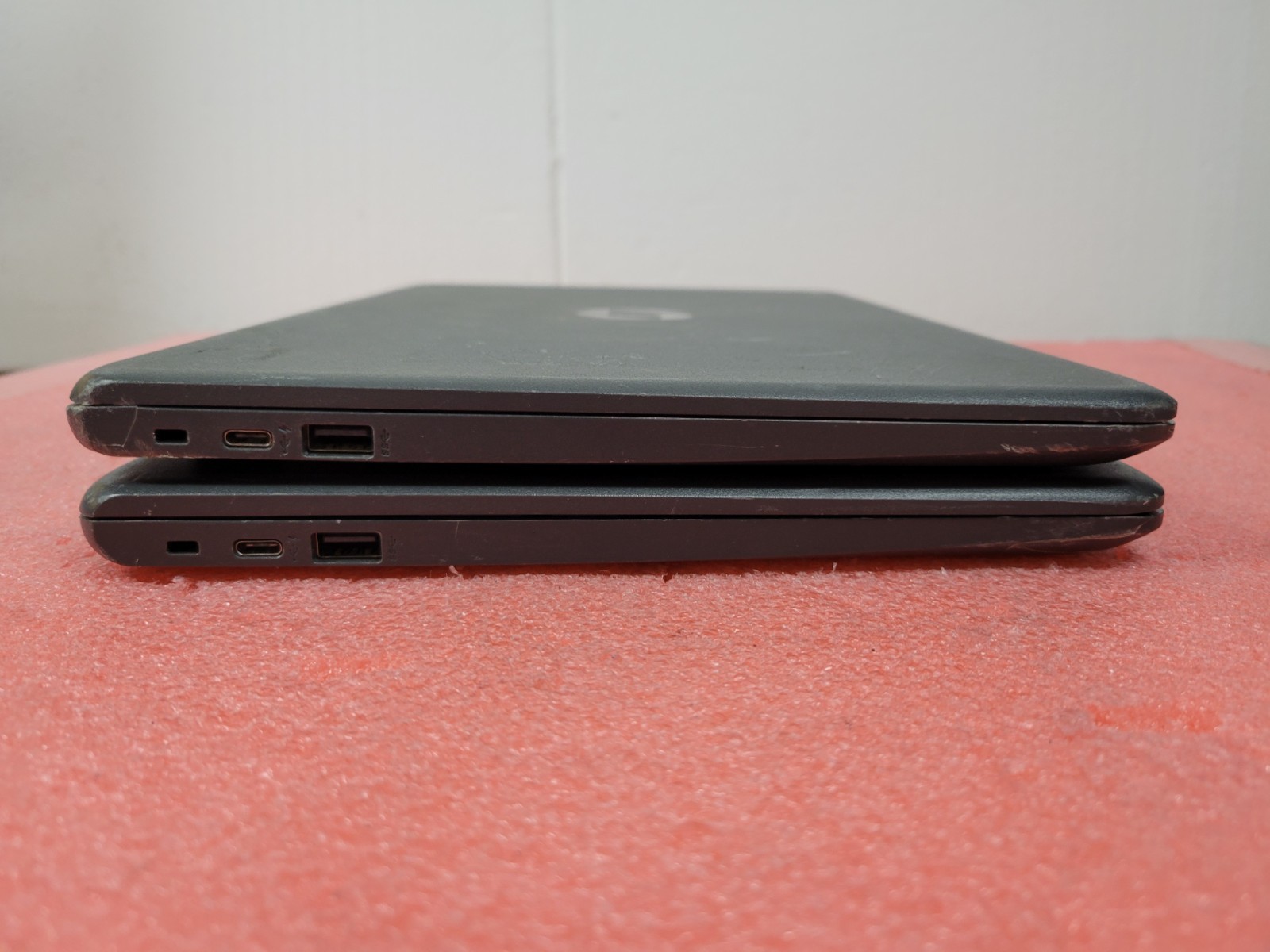 2x HP Chromebook 14-CA061DX Intel Celeron N3350@1.1GHz 4GB 32GB SSD w/PA | C908