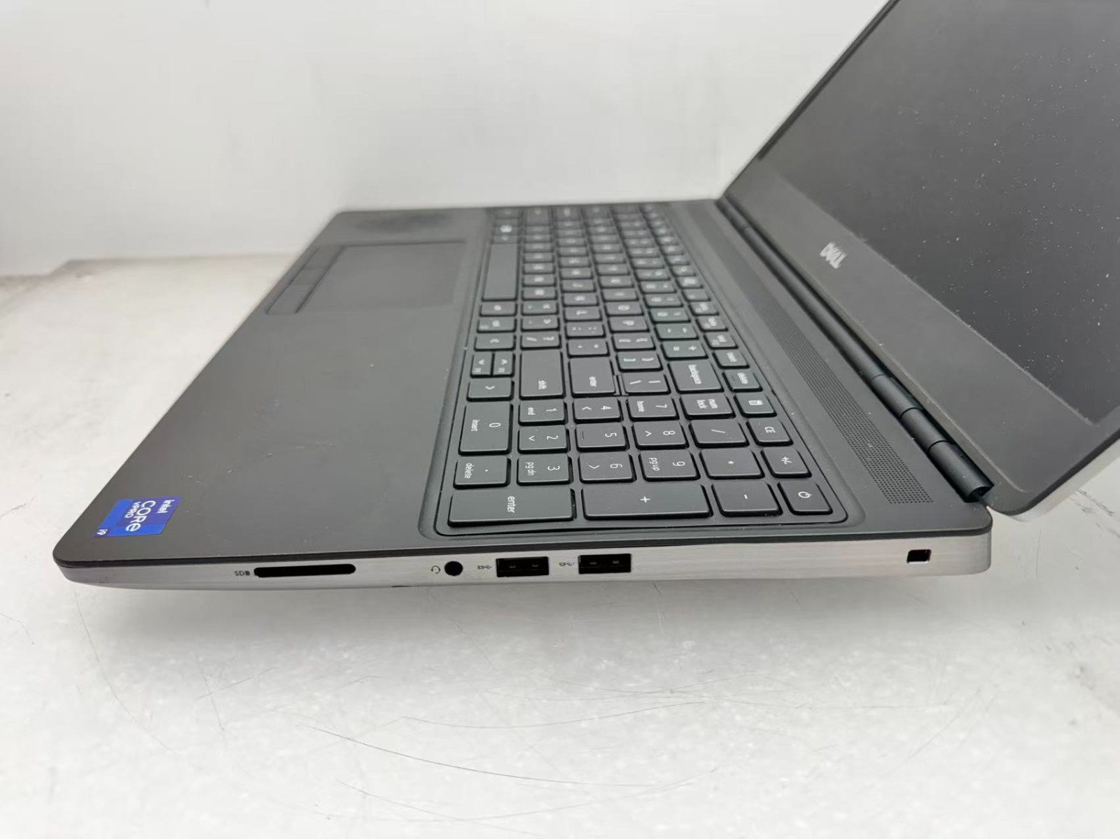 Dell Precision 7560 15.6″ Intel i9-11950H@2.6GHz 32GB 1TB A4000 No Battery