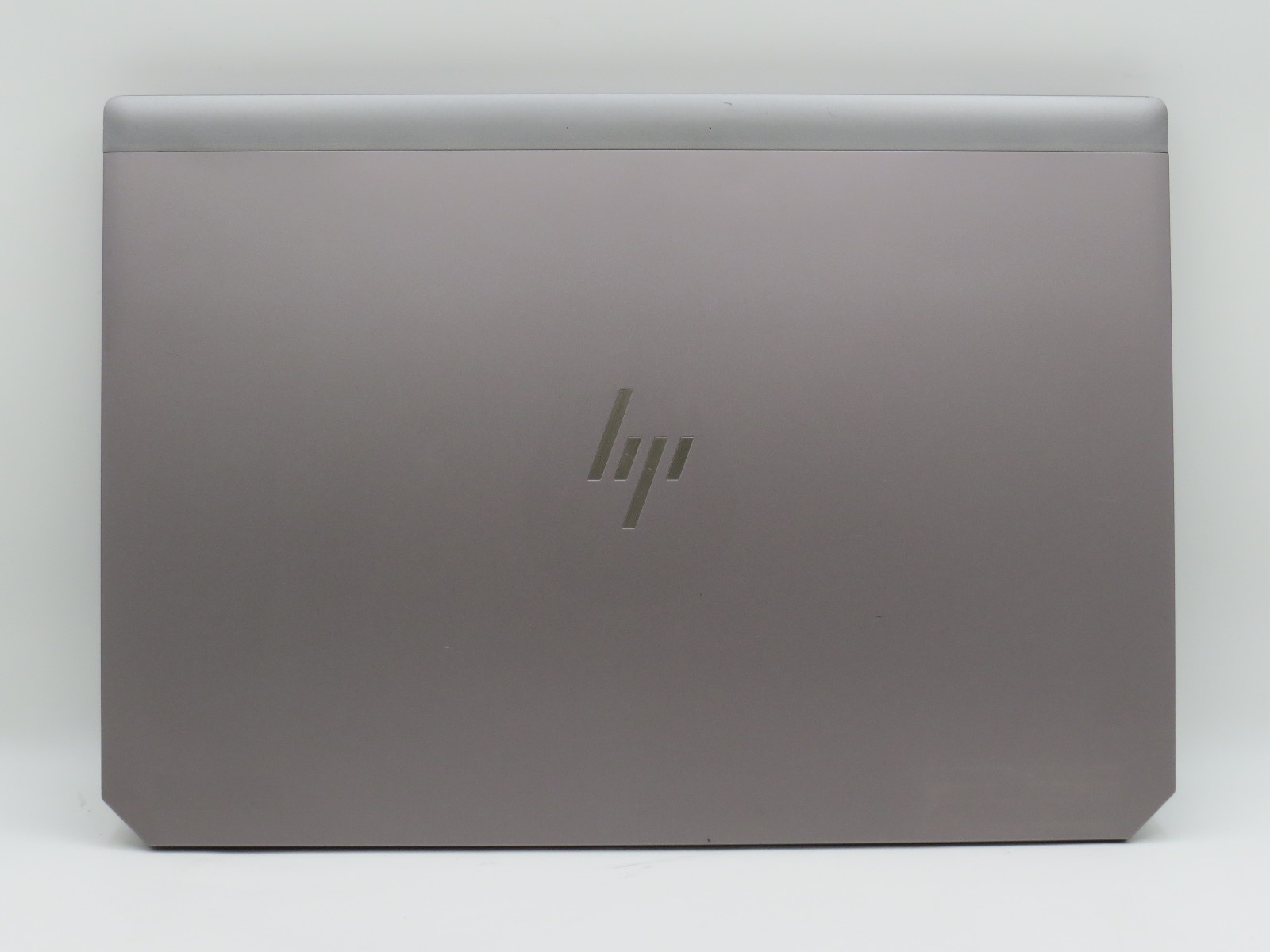 HP ZBook Studio G5 | i7-8750H | 16GB DDR4 | P1000 | 15.6″ l 256GB M2 | Win 11