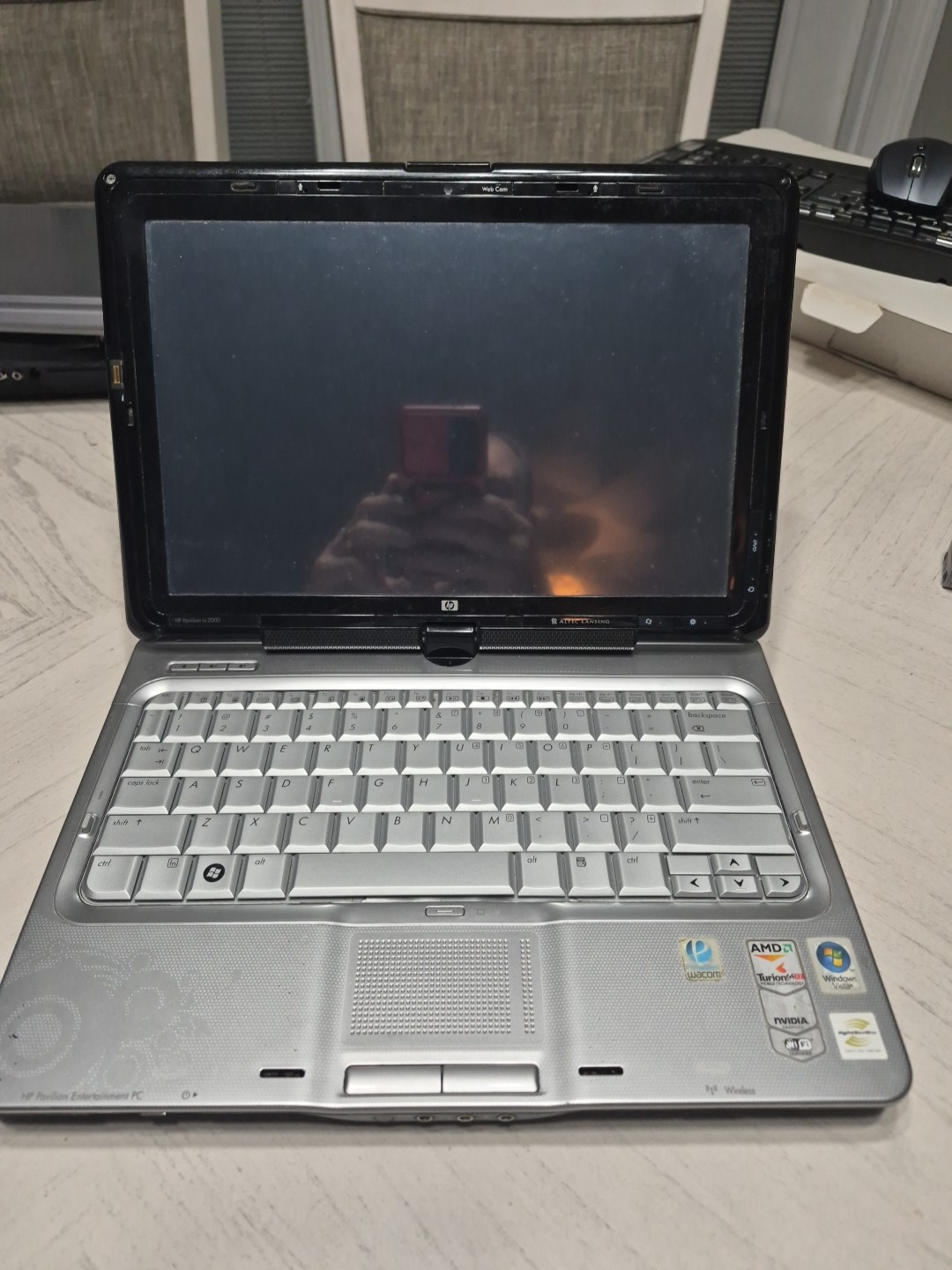HP Pavilion 2000 *TURNS ON For A Second No Cord