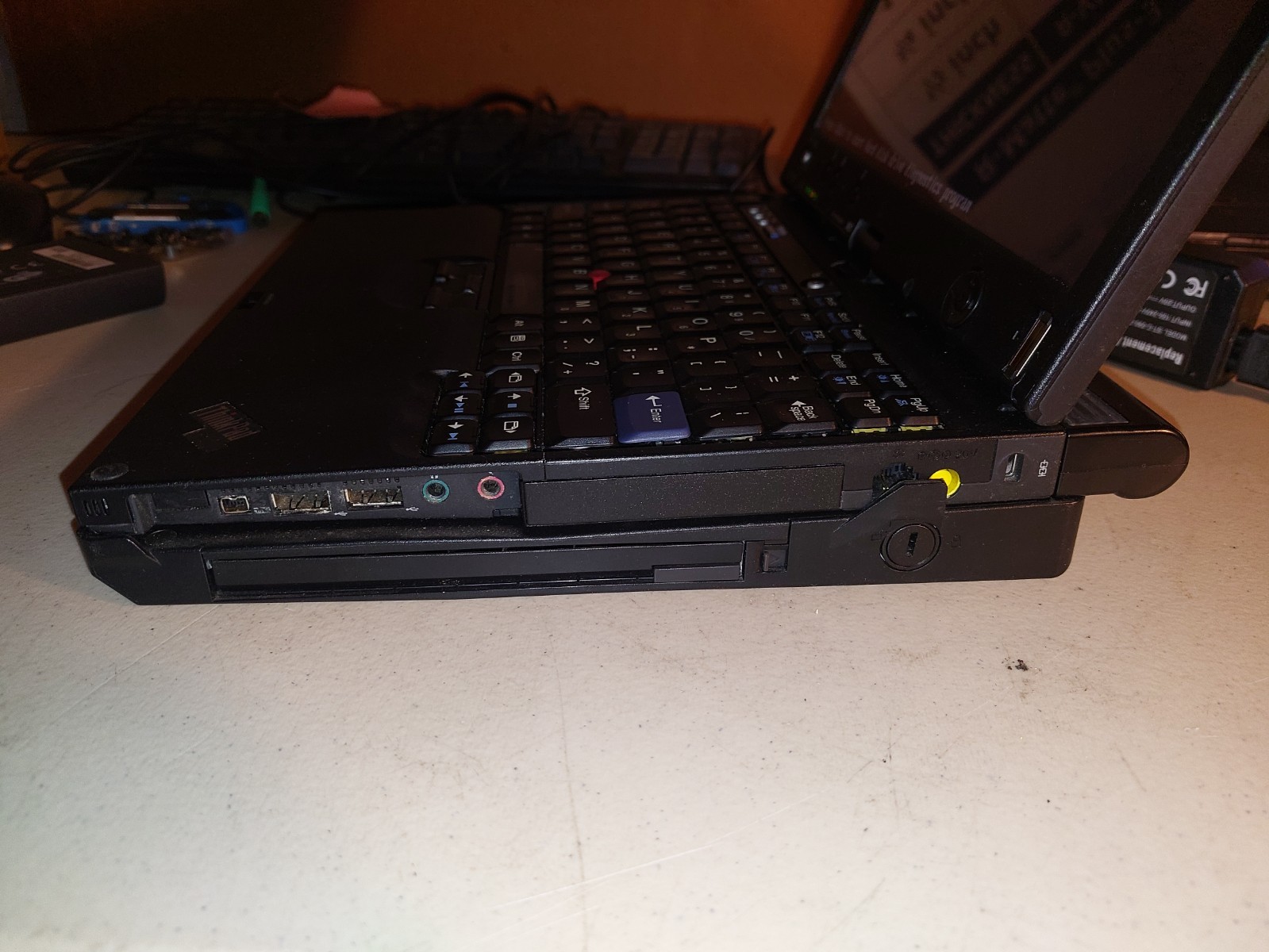 Lenovo X61 ThinkPad L7500 Core 2 Duo CPU + ULTRABASE LENOVO renewd