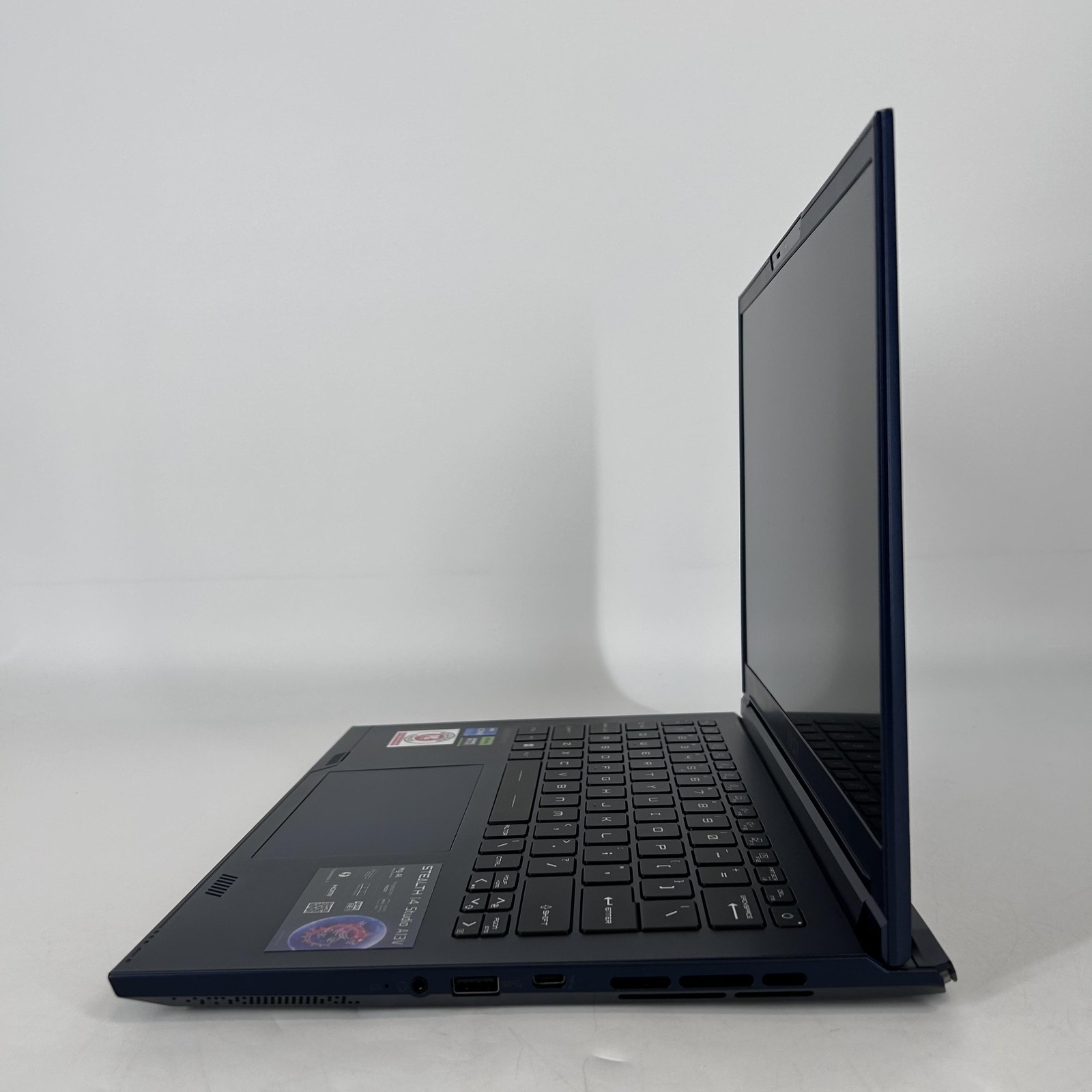 MSI Stealth 14 Studio 14 FHD+ 2.4 GHz i7-13620H 16GB 1TB SSD RTX 4060 Fair