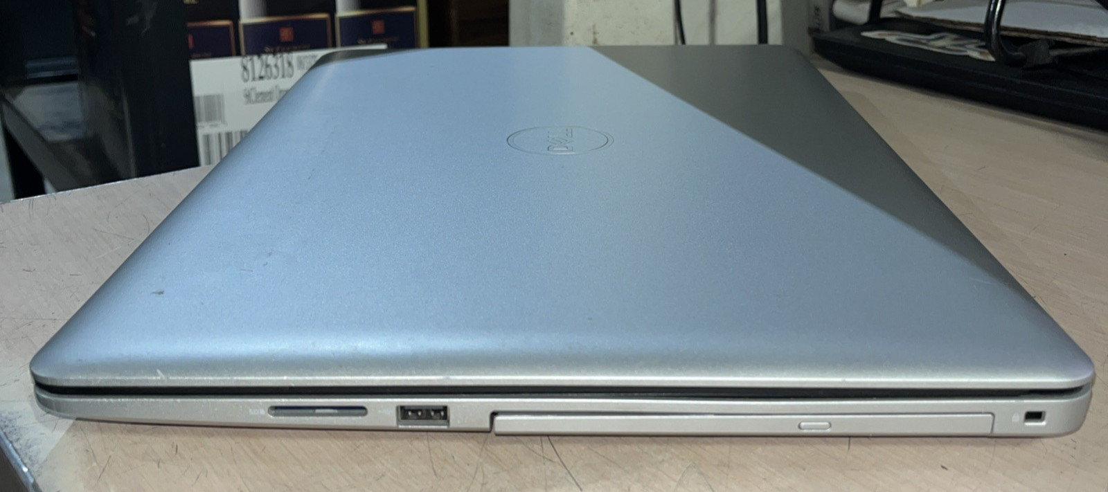 DELL INSPIRON 3793 INTEL CORE I7-1065G7 16GB RAM NO HD