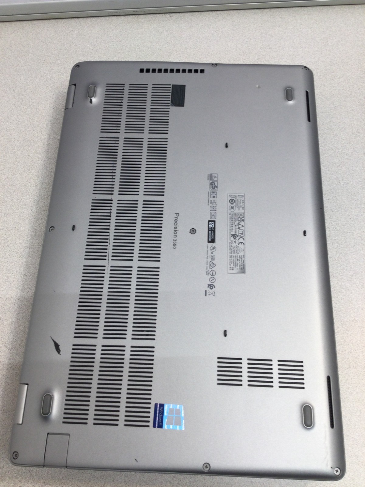 Dell Precision 3550 15.6″ CORE i5-10310U 16GB Ram 128GB SSD 1.70GHZ Win 11 Pro