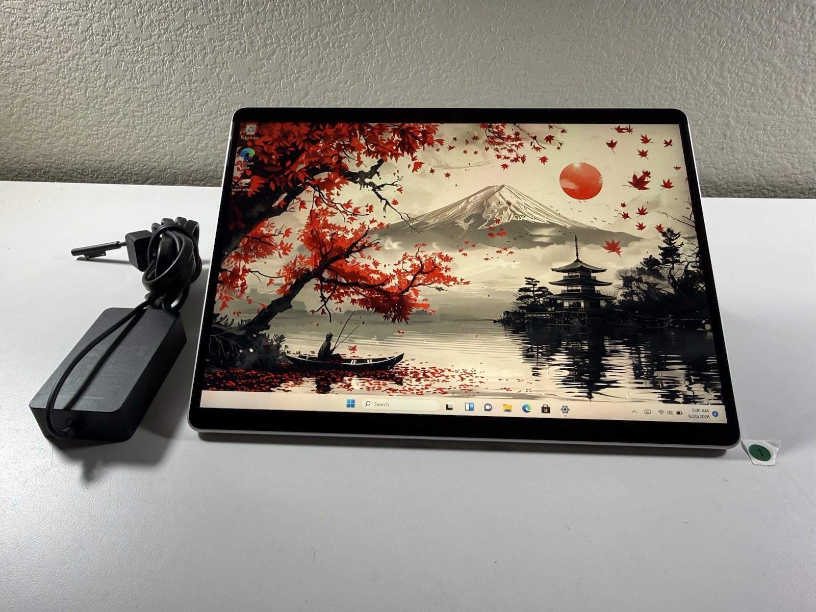 Microsoft Surface Pro 8 (1982) i5-1145G7 – 16GB RAM – 256GB 120Hz – Win 11 Pro