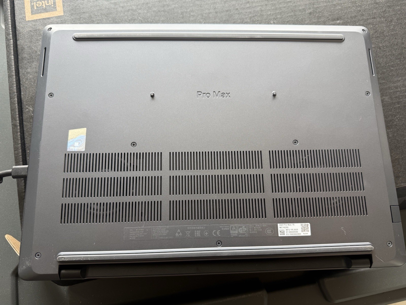 DELL PRO MAX 16 (MC16250) ULTRA 5-235H 32GB RAM 512GB SSD FHD+