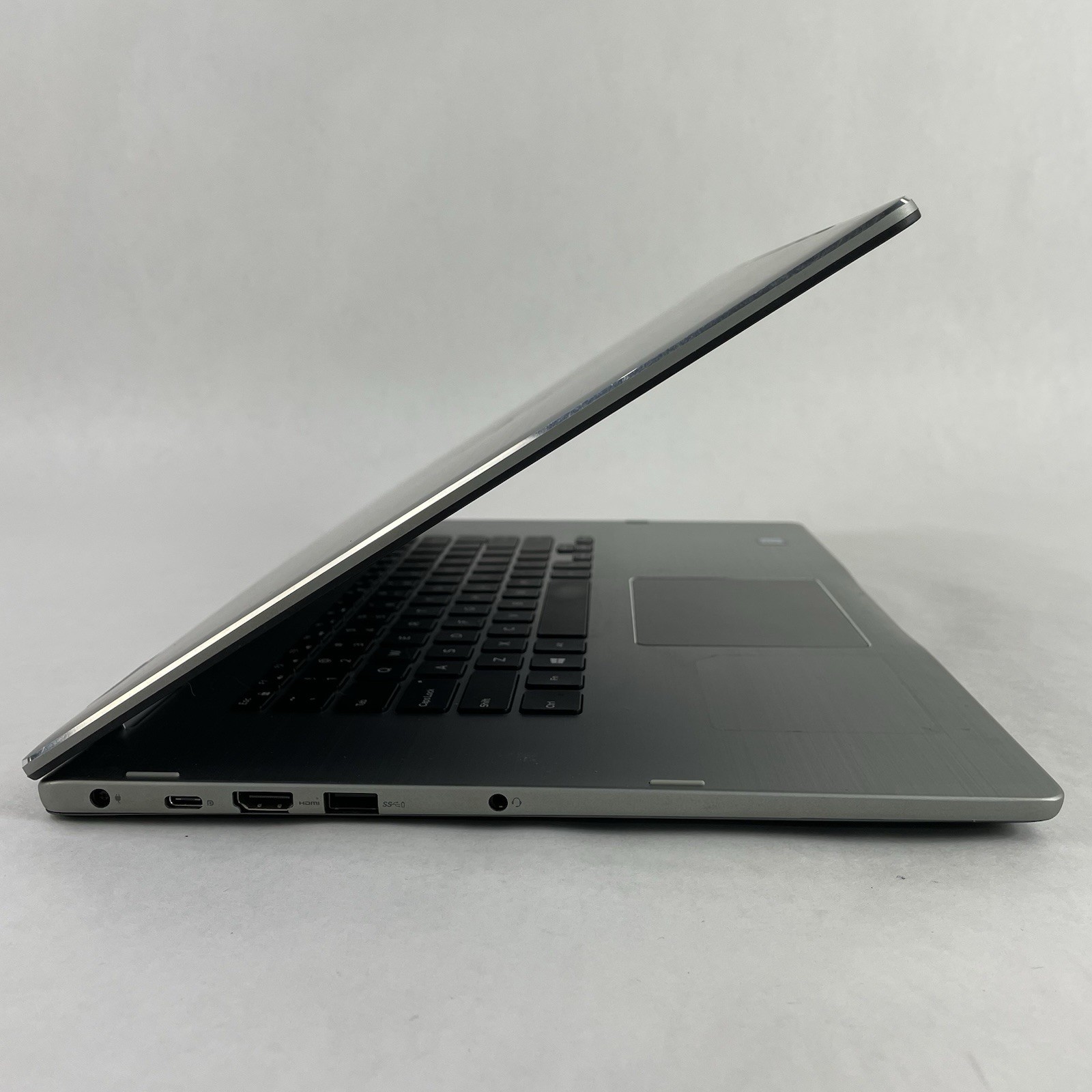 Dell Inspiron 15-7569 15.6″ i5-6200U 2.30 GHz 8 GB RAM No SSD/OS/AC/Batt