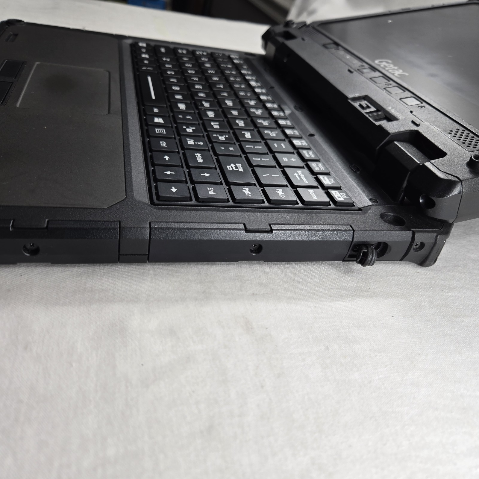 Getac K120 Toughbook i5-8250U 1.60GHz 256GB SSD 16GB Ram – 4G – GPS – Kyb LITE