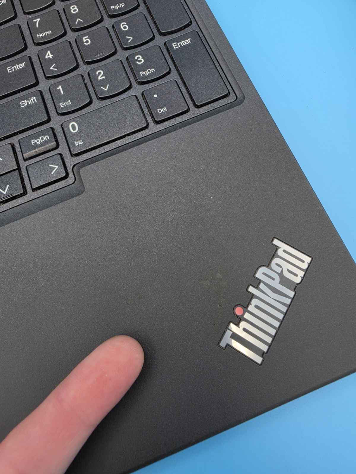 Lenovo ThinkPad P16s Gen 2 OLED Ryzen 7 Pro 7840U 64GB 1TB SSD Win11