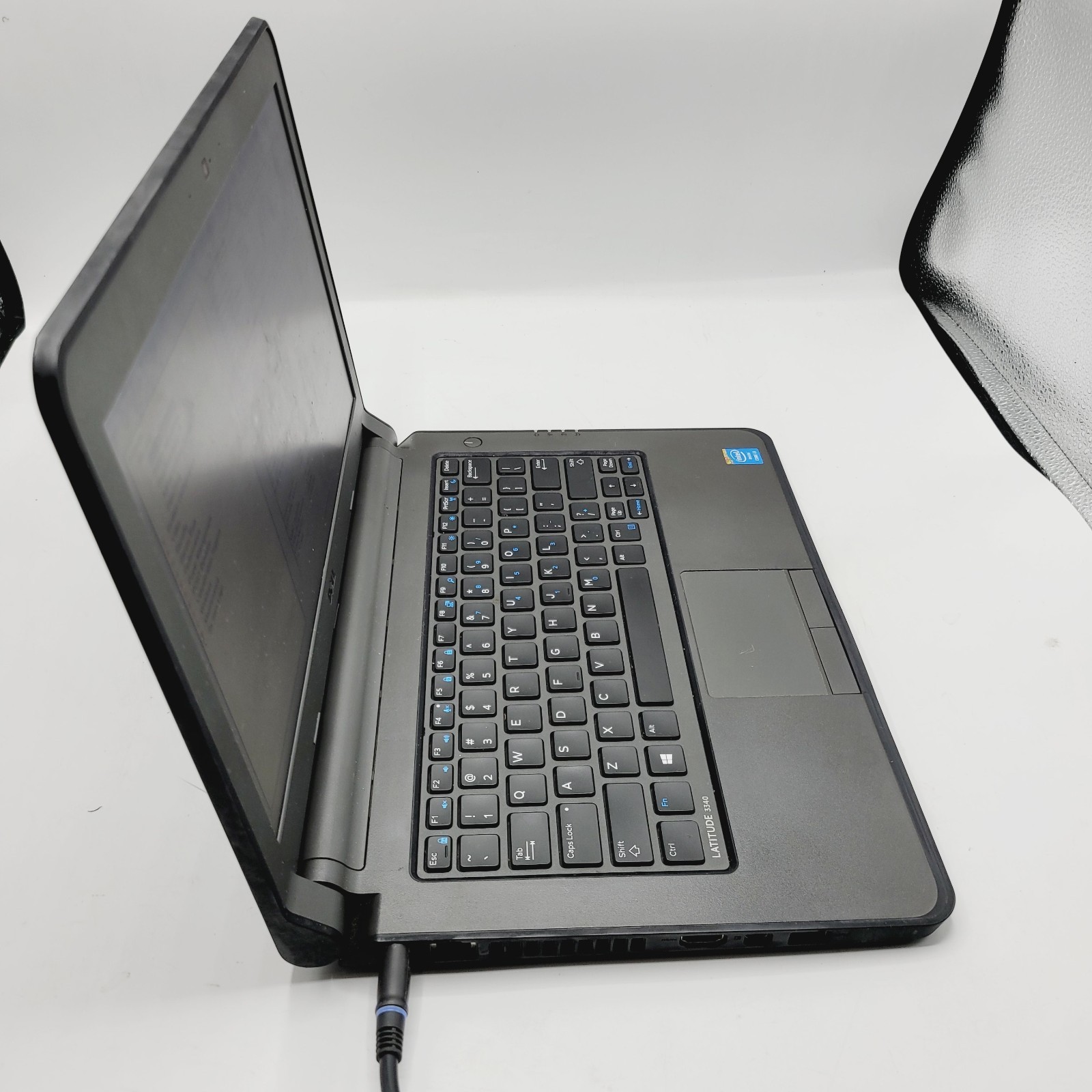 Dell Latitude 3340 Core i3 4005U 1.7GHz 4GB RAM No HDD 13″ – ***Boot to Bios