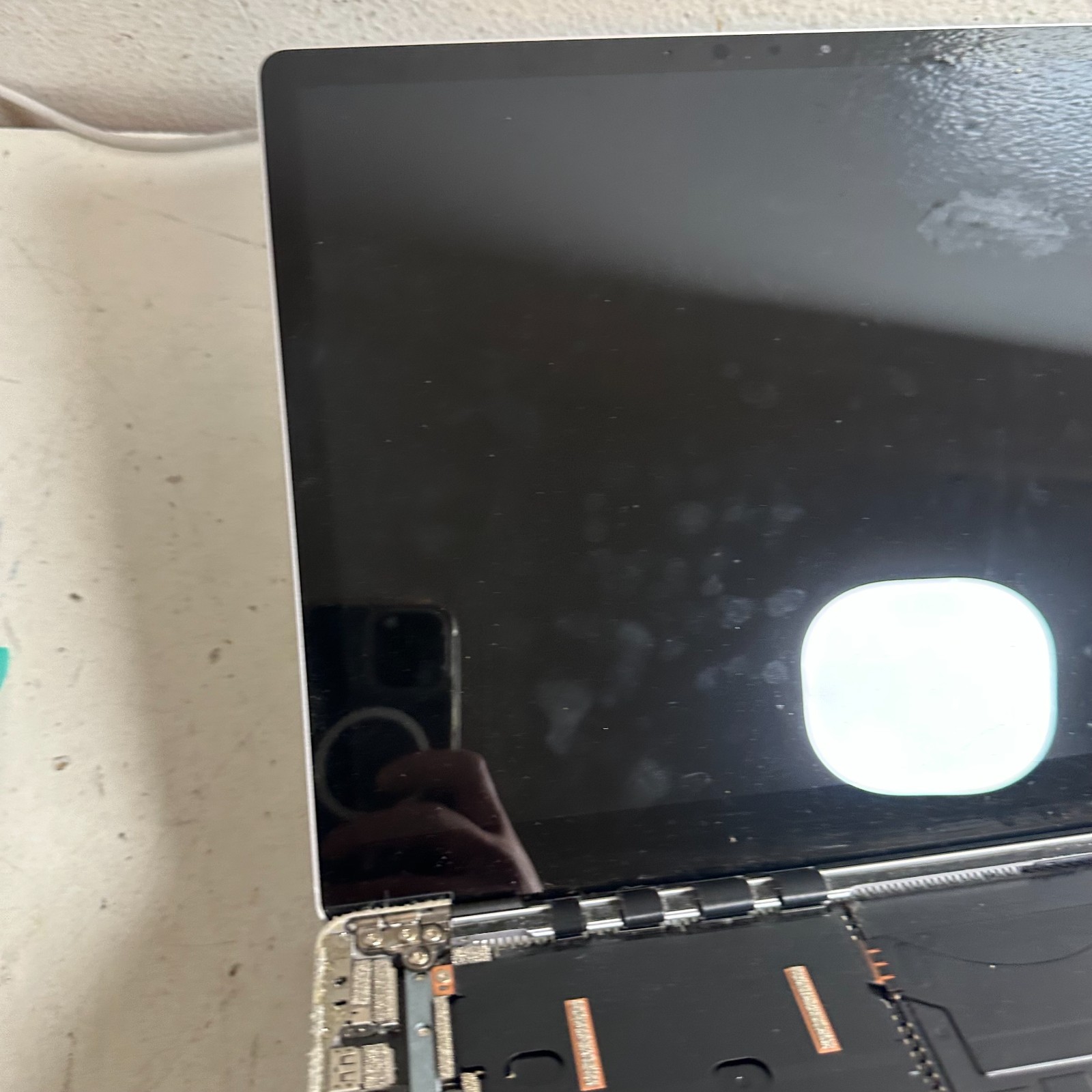 Microsoft Surface 2 1769 13.5″ PixelSense Touchscreen Display Laptop – for Parts