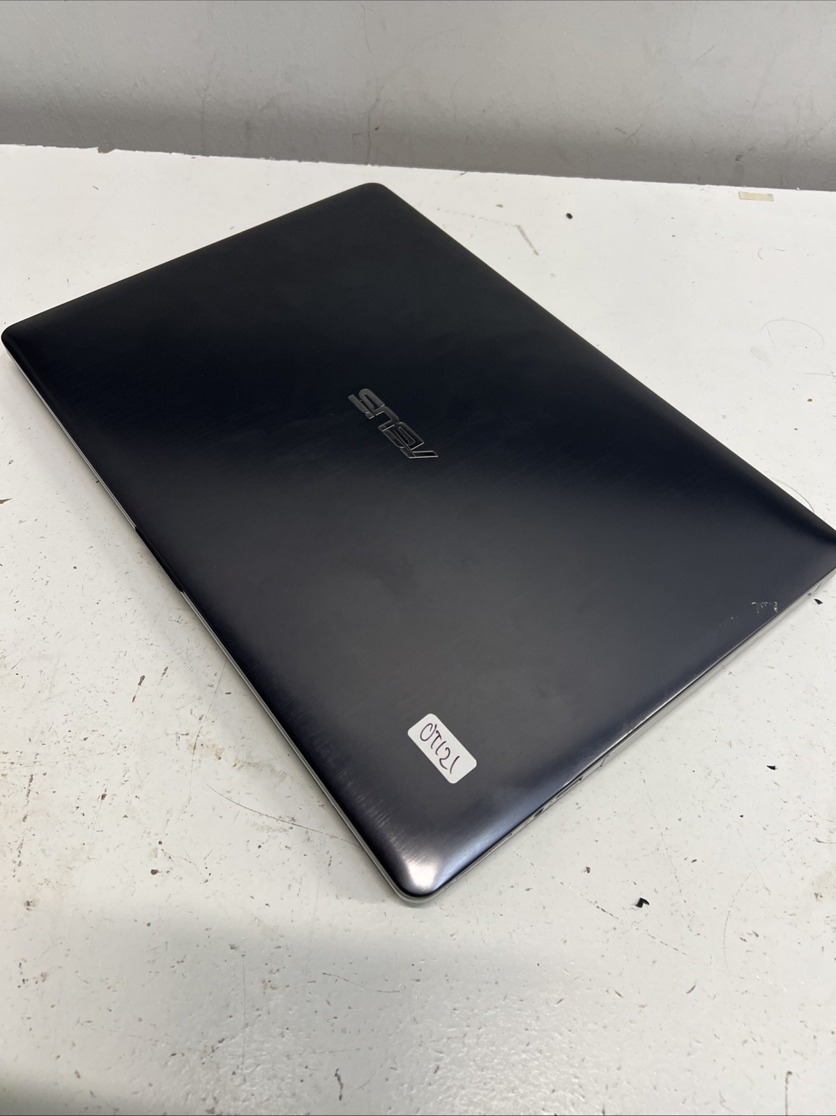ASUS 2x i5-1135G7 | 1x i5-4200U | 1x i5-7200U | 1x R3-3200U | 1x Pen 4415U
