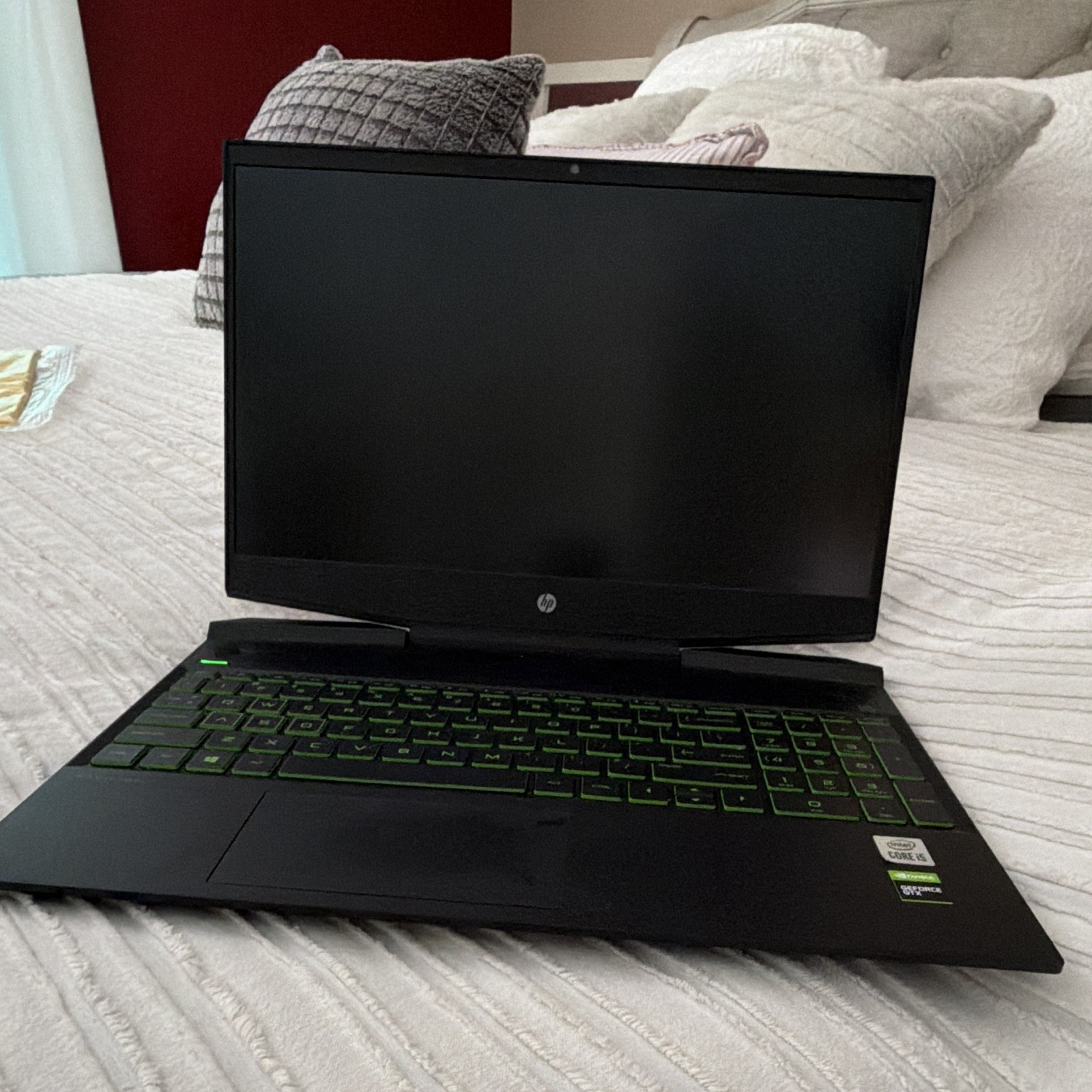 HP Pavilion Gaming 15.6in i5 10th Gen 2.50GHz 8GB Win 11 Home Black/Green