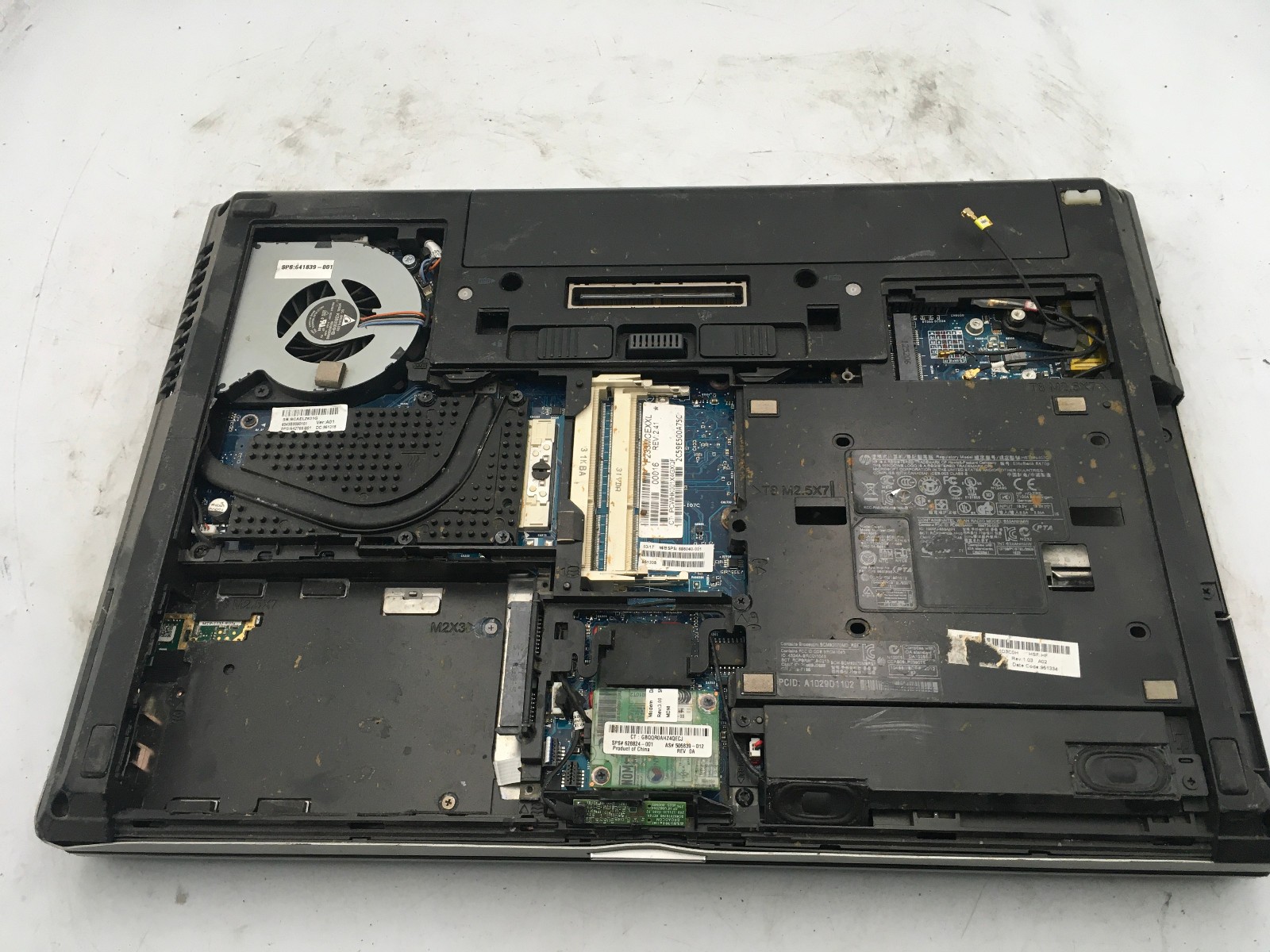 HP ELITEBOOK 8470P – FOR PARTS/BROKEN LCD – INTEL I5 3RD GEN – NO RAM – READ -BB