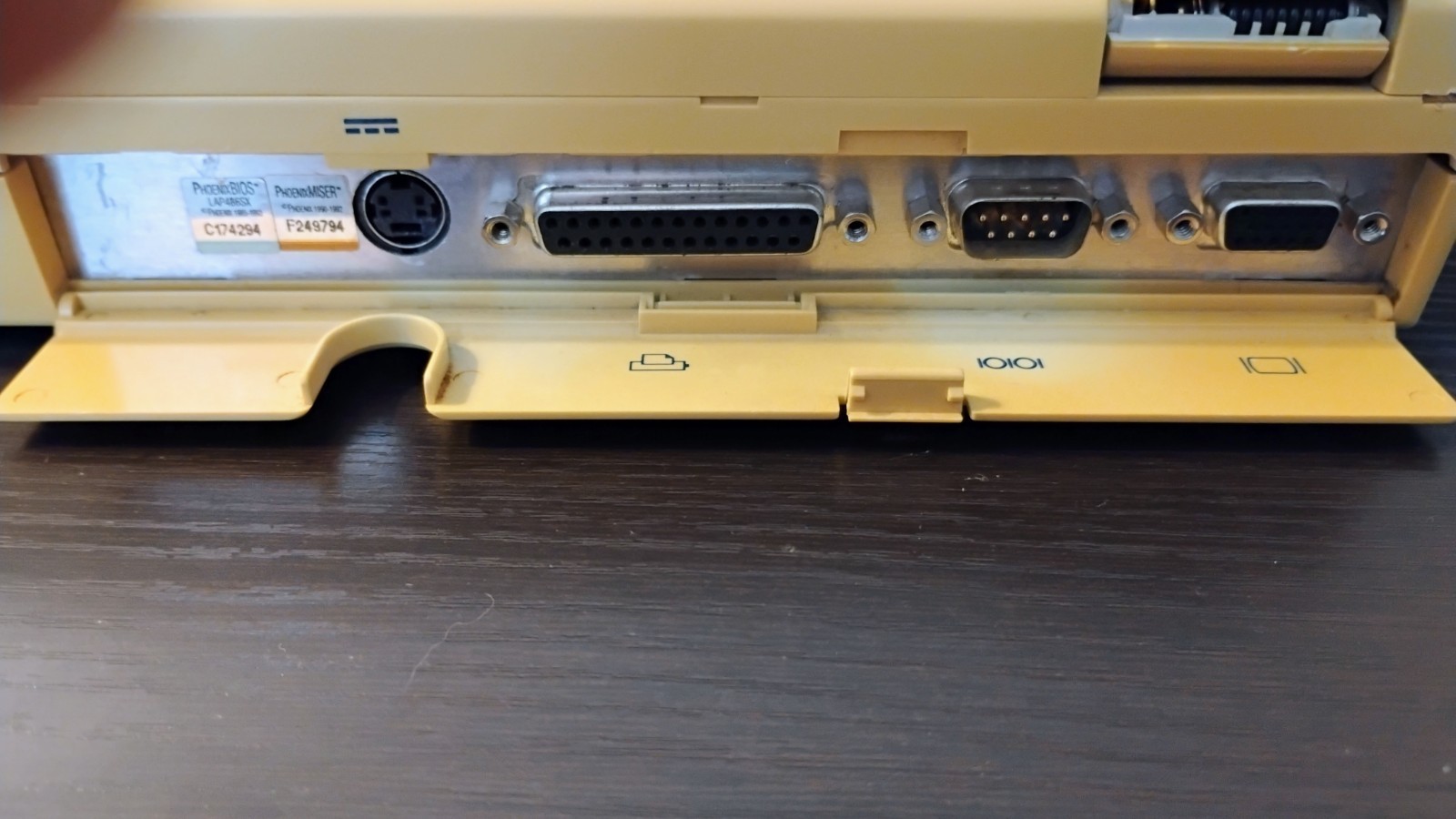 Packard Bell Statesman Plus 810414 Laptop Cyrix Cx486SLC2 50 MHz MS-DOS 6.x
