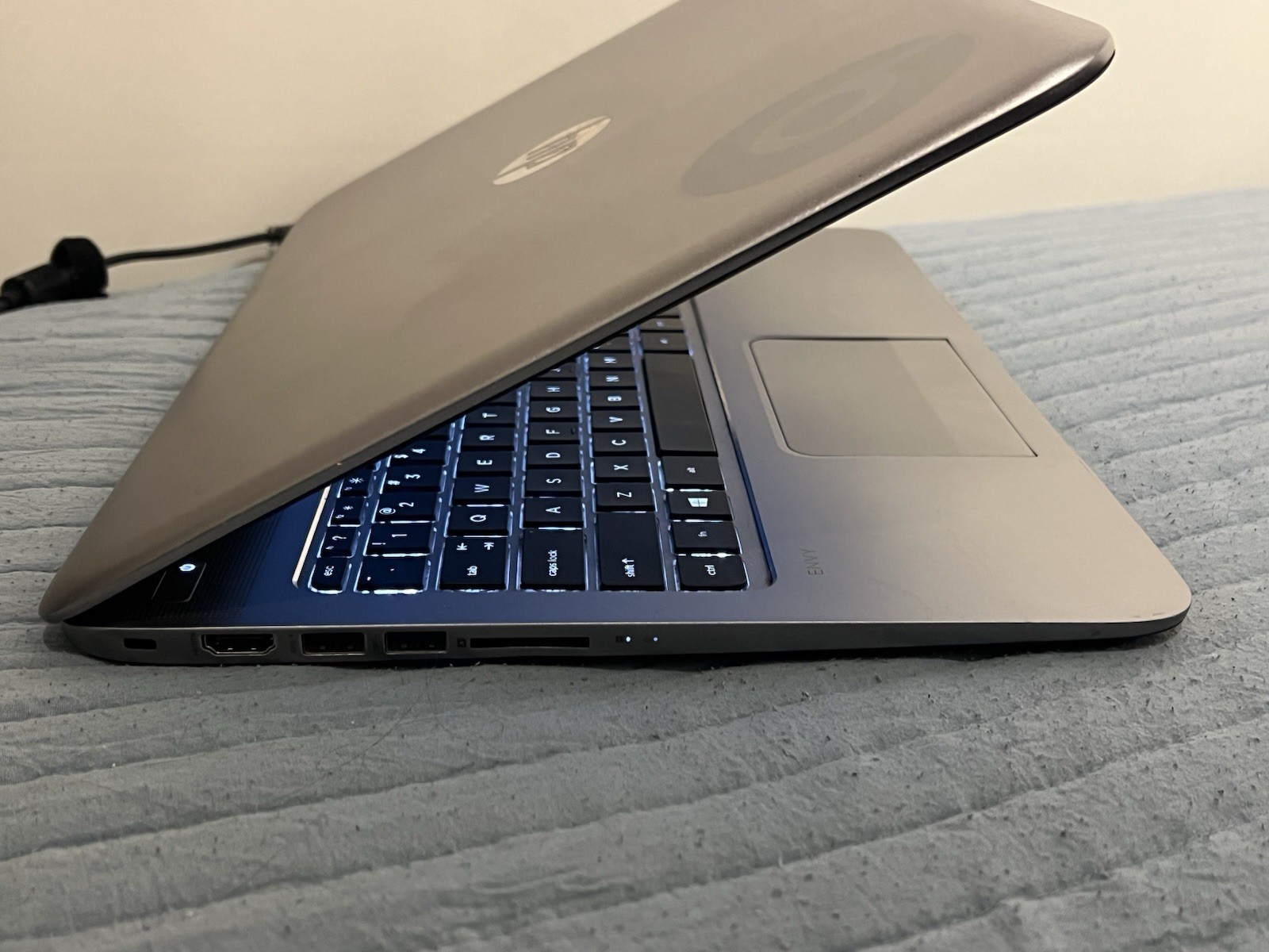 HP envy TS m6 sleekbook AMD A10-5745M Touch Screen XE500C13 700gb Storage Read
