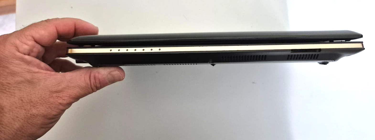 Samsung NC10 Netbook Black Defective Keyboard No Charger XP