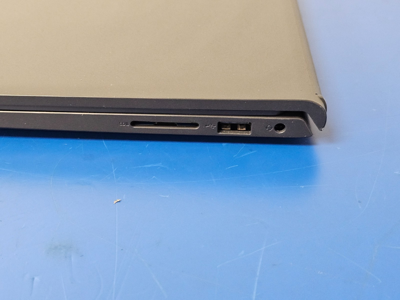 DELL 15 DC15255 G8MK9, AMD Ryzen 7 7730U, 2.00 GHz, 16 GB RAM 512 GB NVMe SSD