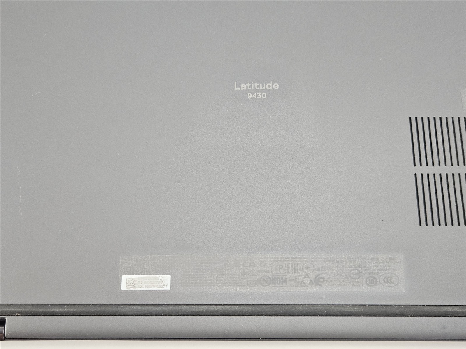 Dell Latitude 9430 2-in-1 Intel Core i7-1265U 16GB 256GB SSD 14″ Touch