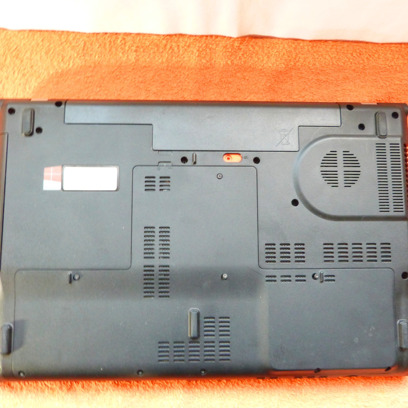 Acer V3 771 POWER 17″ HDP l 16GB RAM NEW l SSD HDD Windows 11 USB3 HDMI DVDR