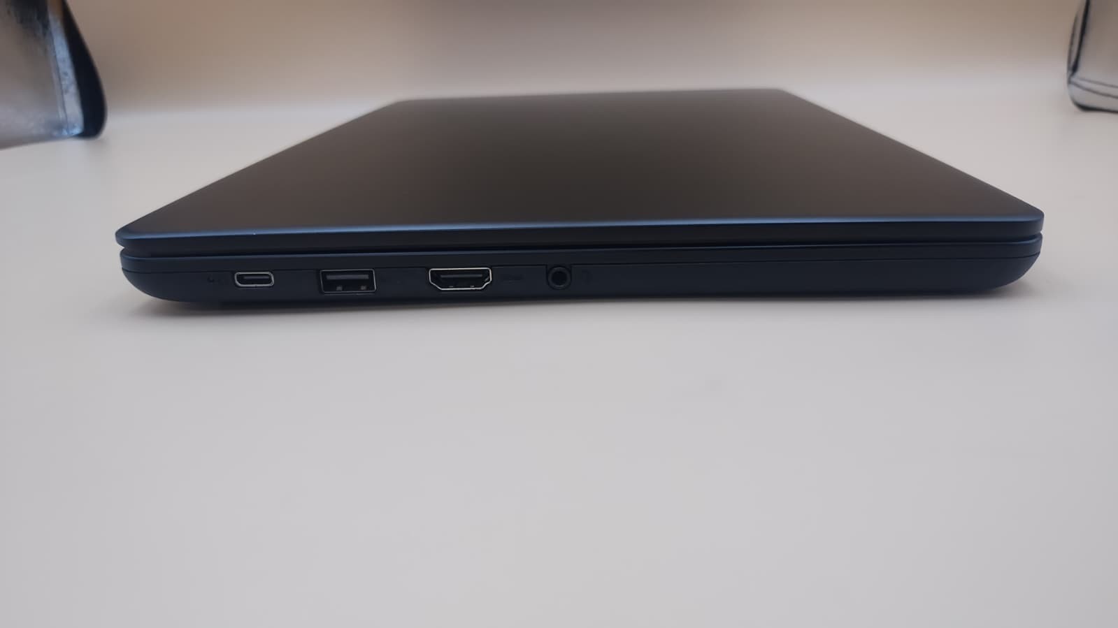 Lenovo 14w Gen 2 14″ Touch Laptop AMD 3015e 4GB RAM 128GB SSD Win11 Charger