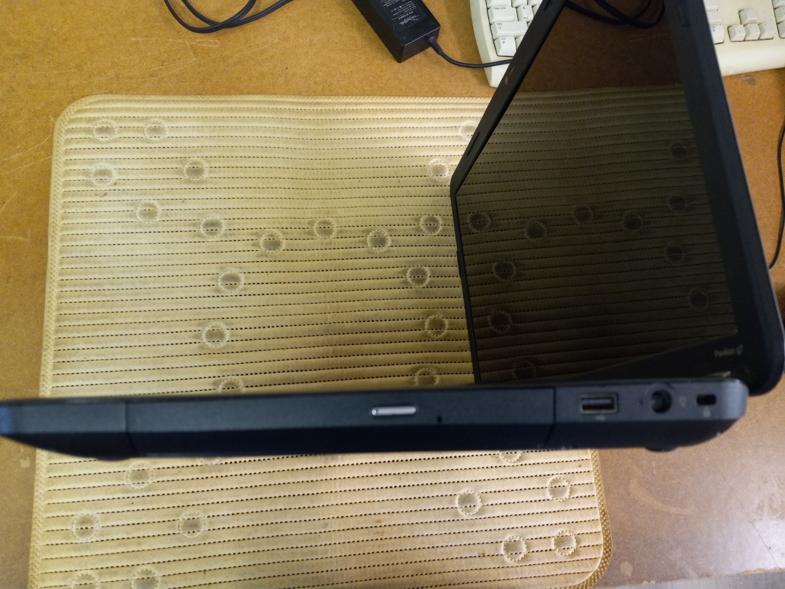 HP Pavilion G6-1D38DX Laptop Intel Core i3-2350M 2.30 GHZ 8GB Ram 500 SSD