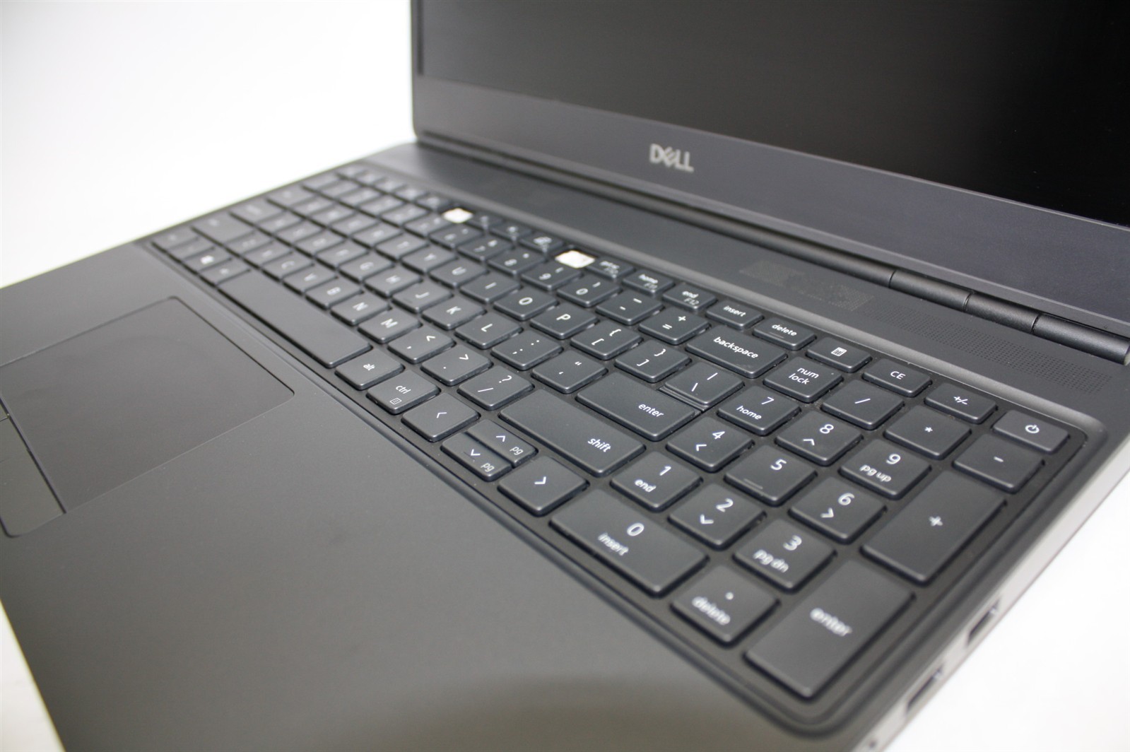 15.6″Dell Precision 7550 i7-10850H 2.70GHz RAM 32GB NVMe 256GB/Keypads missing