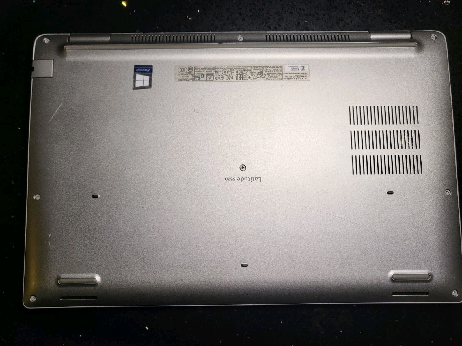 Dell Latitude 5520 15″ Inch – Intel Core i5 1145G7 256GB SSD + 16GB RAM + Win11