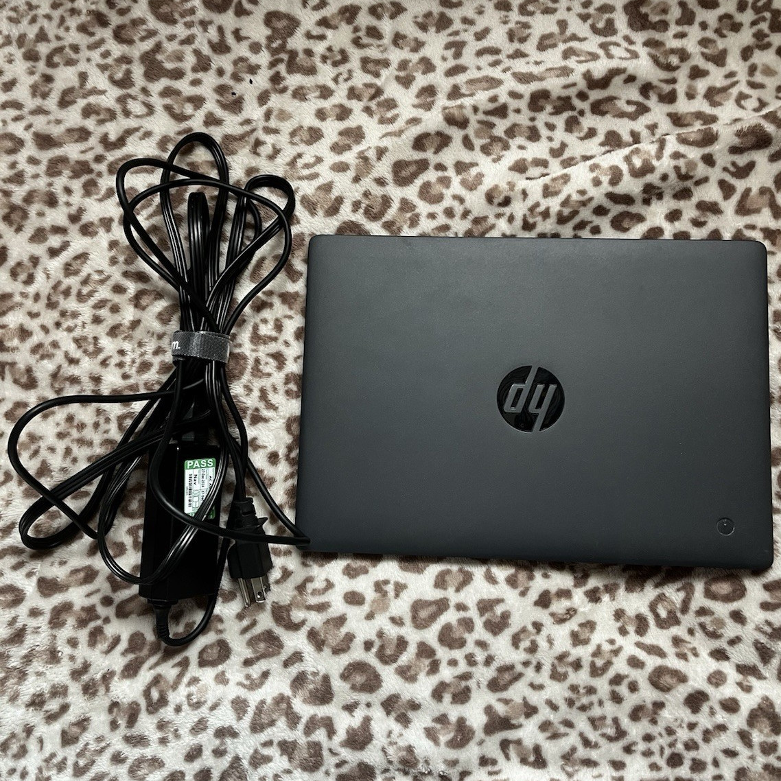 HP 11-11.9″ Laptop Notebook Intel Processor Integrated Graphics Black w/Charger