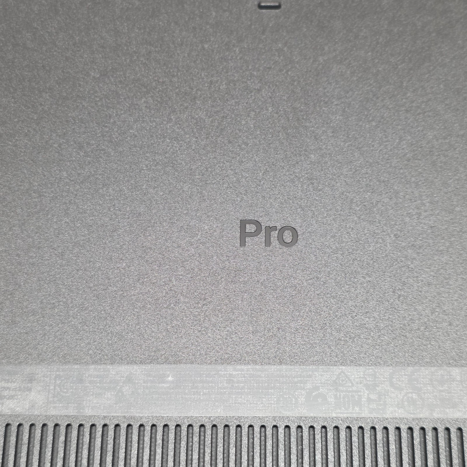 Dell Pro 14 PC14255 14″ Ryzen 5 220 • 8GB • 256GB SSD • Radeon 740M • Win 11 Pro
