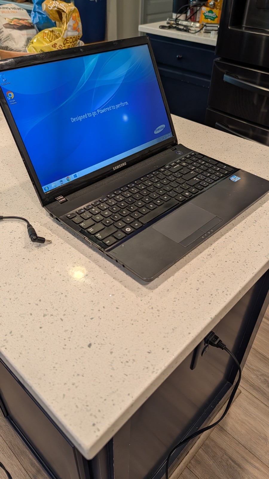 Samsung NP300E5C 15.6″ Laptop i3-2350M 2.4GHz 6GB RAM 675GB HDD Black