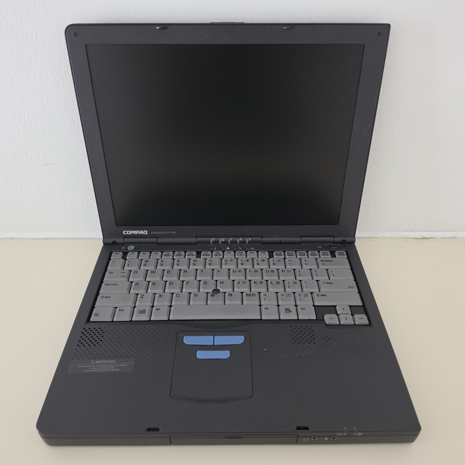13.3″ Vintage COMPAQ ARMADA M700 Laptop – Intel Pentium III – 384MB RAM 10GB HDD