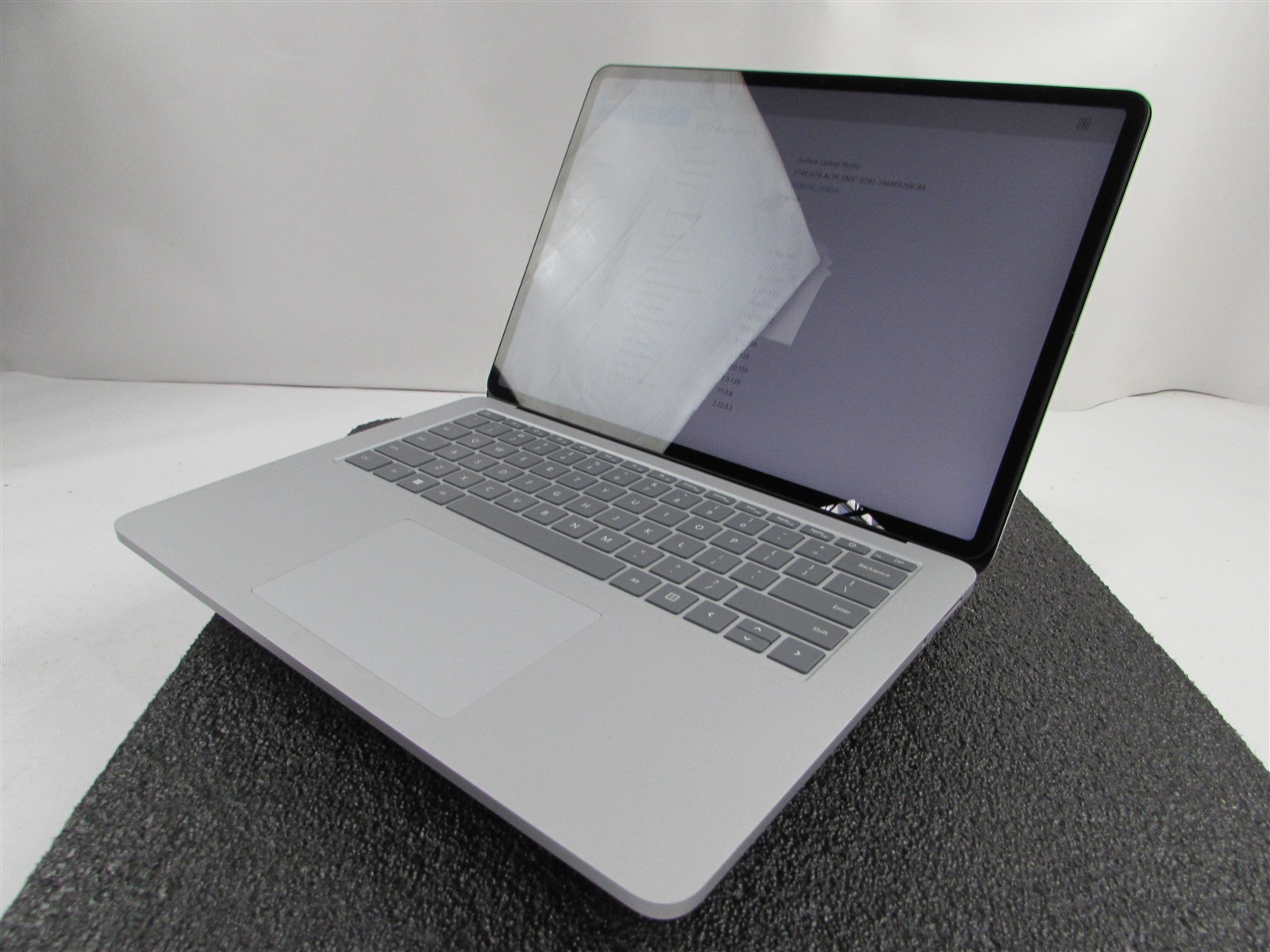 Microsoft Surface Laptop Studio 1964 i7-11370H 1TB SSD 32GB RTX A2000 *No A/C*