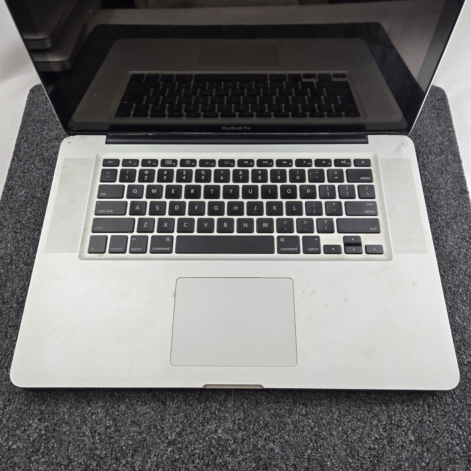 Lot of (4) Apple MacBook Pro A1286 Core 2 Duo – Mixed condition — PARTS