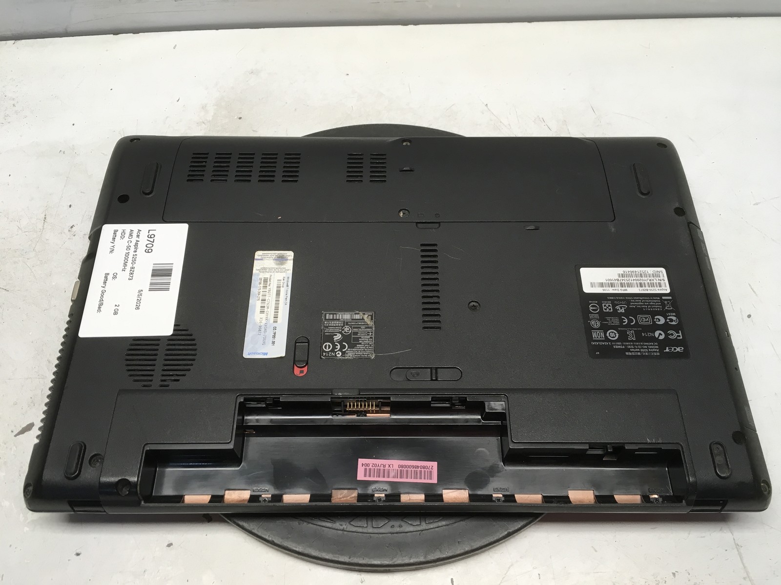 Acer Aspire 5250-BZ873 AMD C-50 1000MHz 2 GB NO HDD No Batt