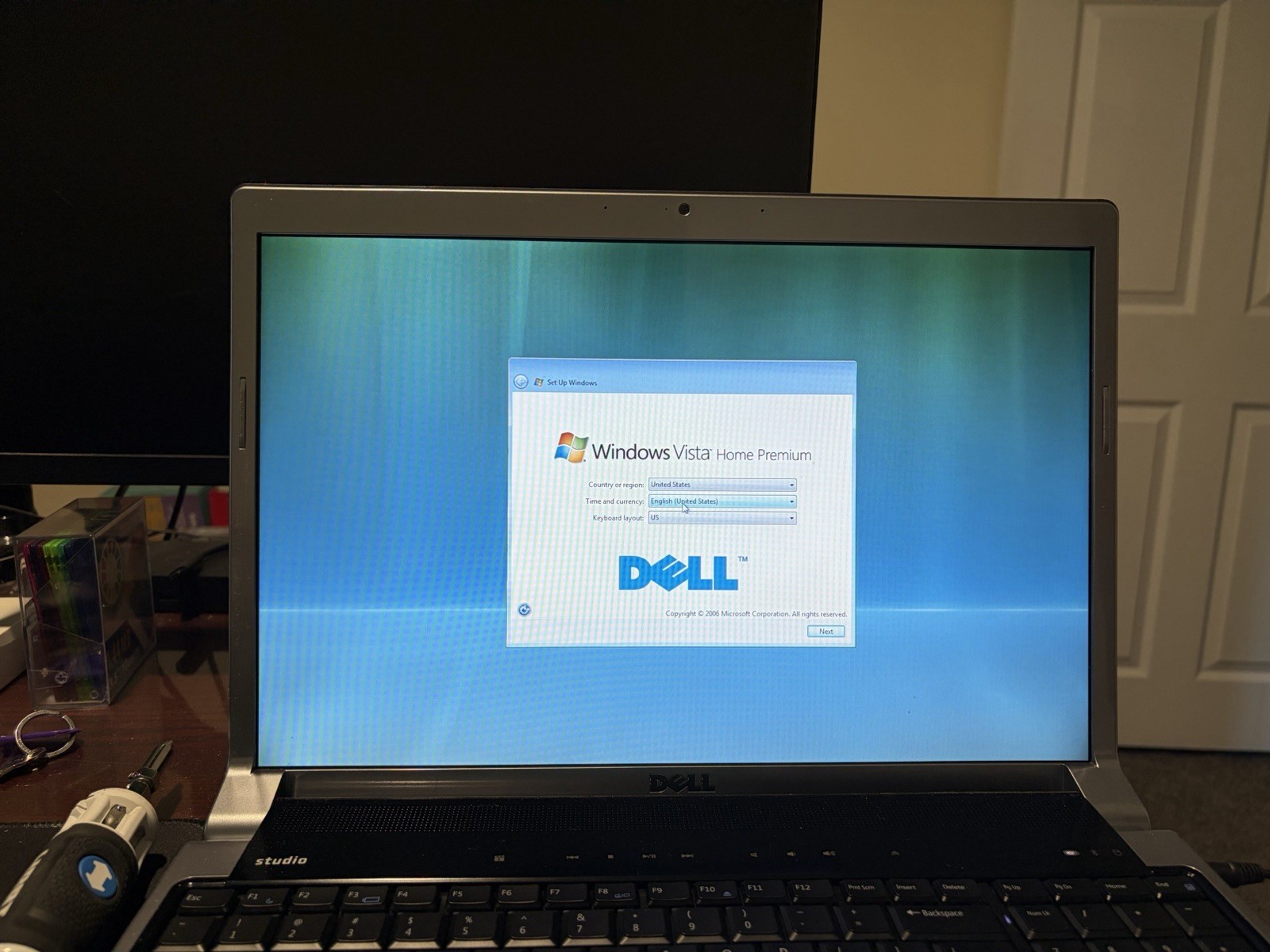 Dell Studio 1735 17″ Laptop Core 2 Duo 2.00GHz 3GB 320GB HDD Red AC