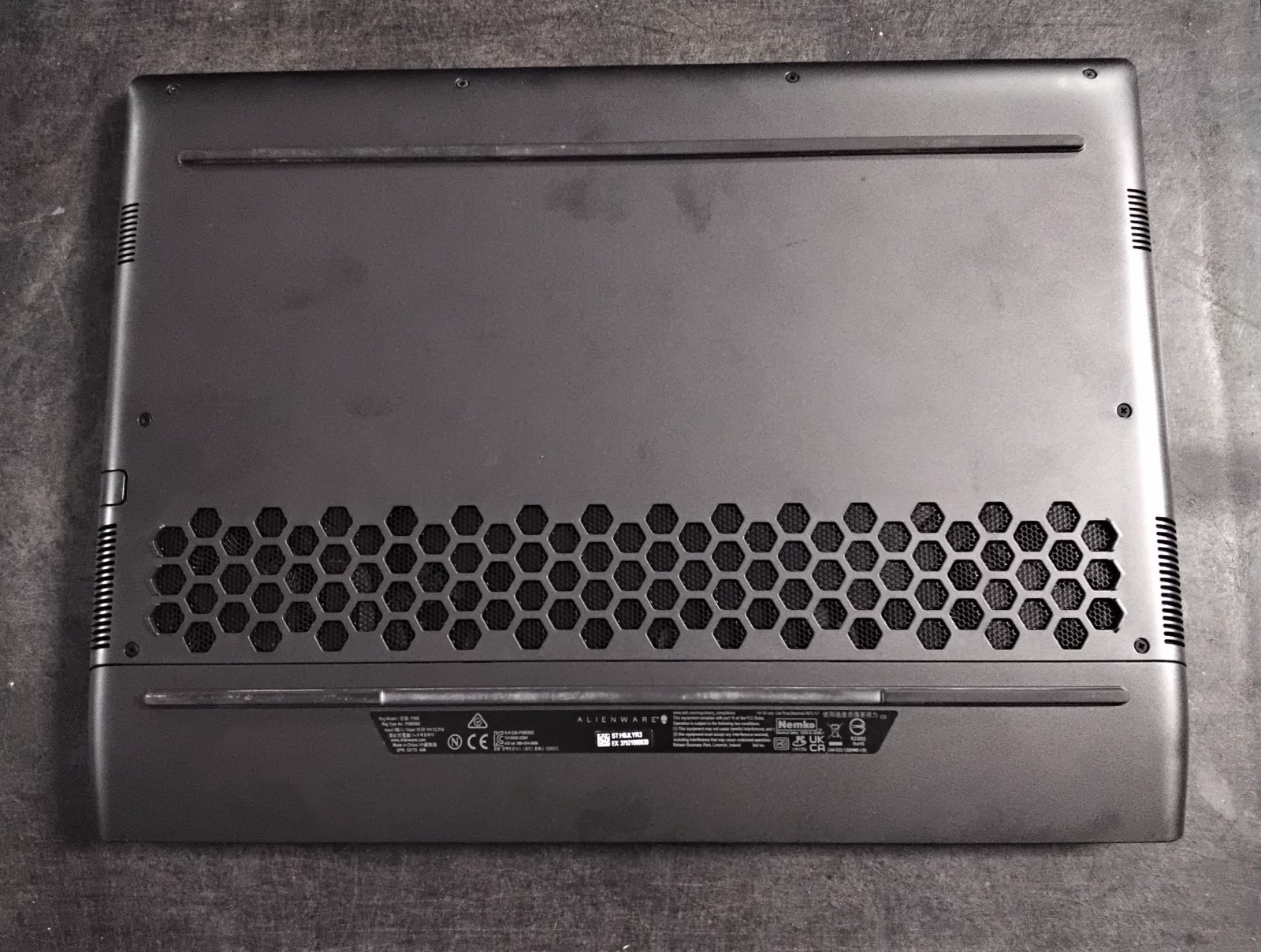 Alienware M17 R5 (512GB SSD. AMD Ryzen 9 6900HX, 360Hz, 16GB RAM)