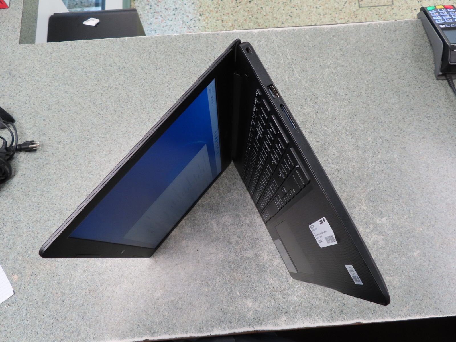 Dell Inspiron 3593 15.6″ Intel Core i3-1005G1 @ 1.20GHz – 4GB RAM