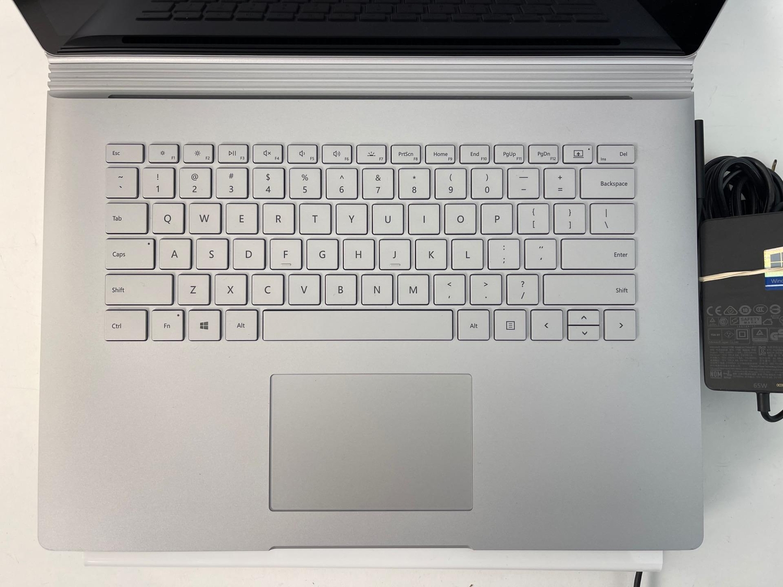 Microsoft Surface Book 2 15″ PixelSense Laptop (i7-8650U 16GB 256GB) HNR-00001