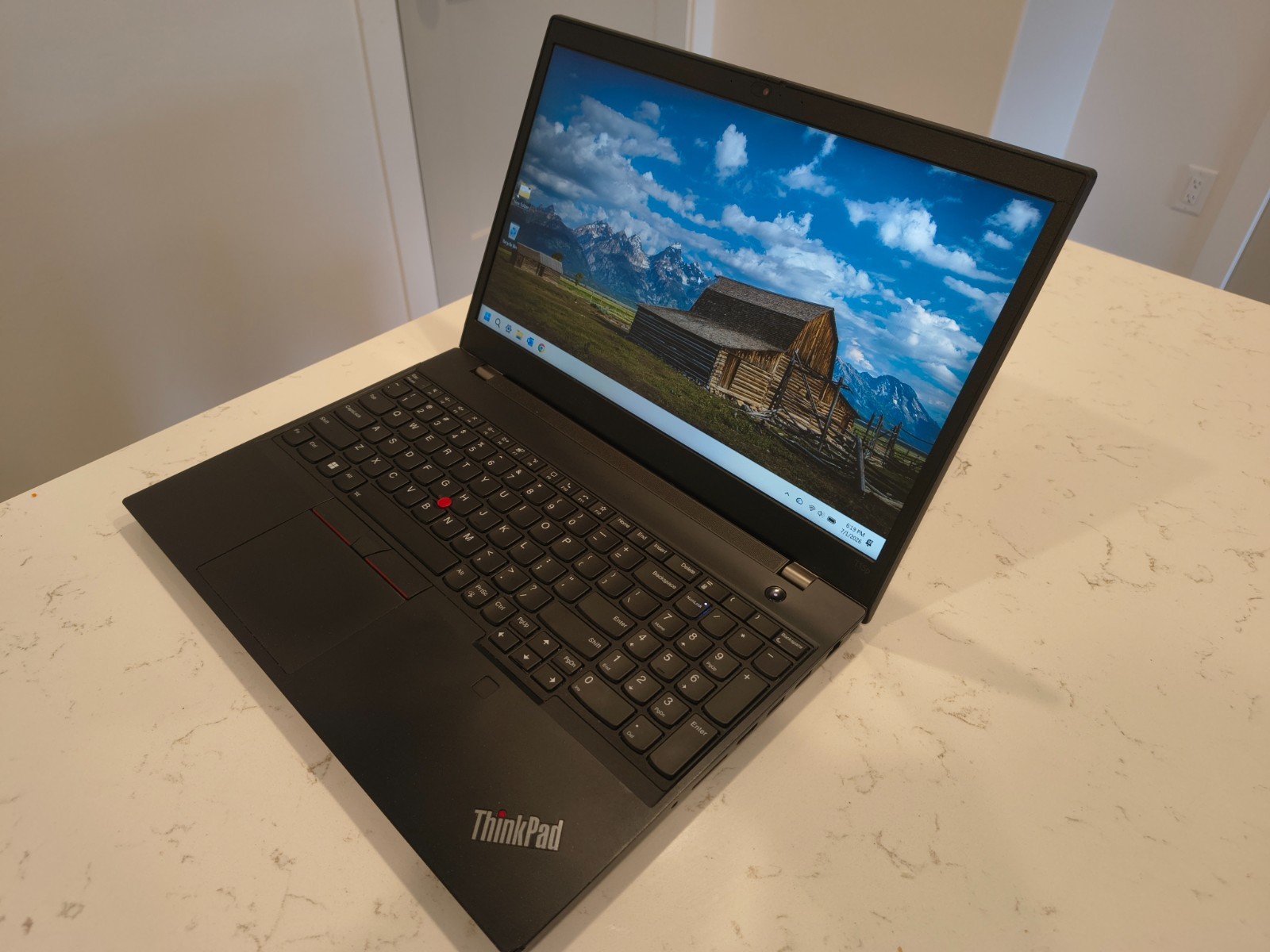 Lenovo ThinkPad T15p Gen 2 – i7 – 32GB RAM – GTX 1650 – Windows 11 Pro