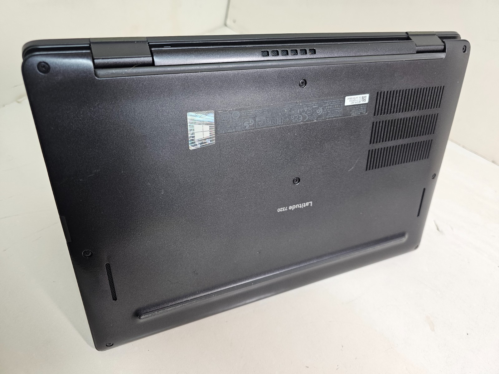 Dell Latitude 7320 Laptop 2.6 GHz i5-1145G7 16GB 512GB 13.3″ FHD Webcam Backlit