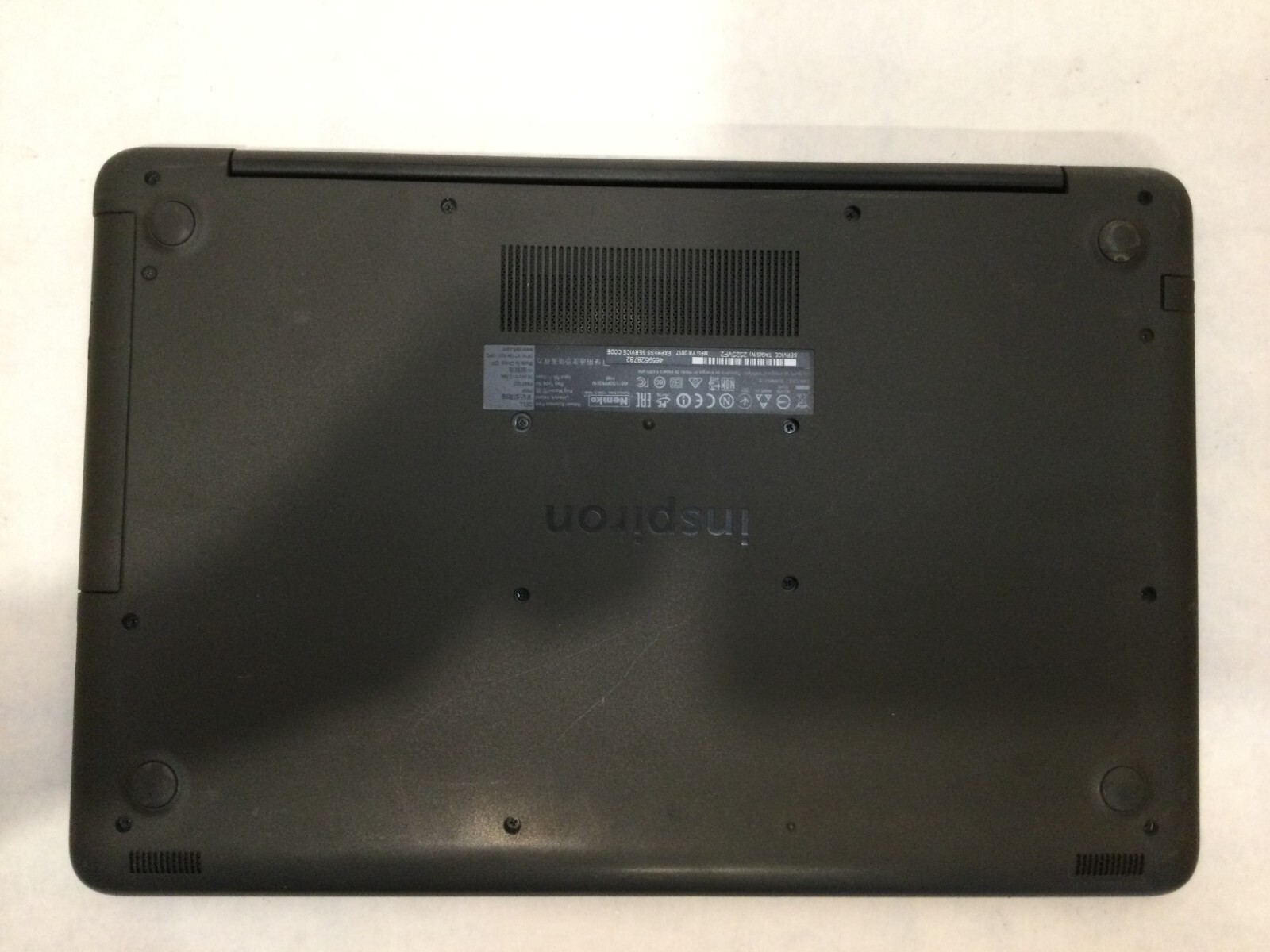 Dell Inspiron 5565 15.6” / UNKNOWN SPECIFICATIONS / (CRACKED/MISSING PARTS!) -MR