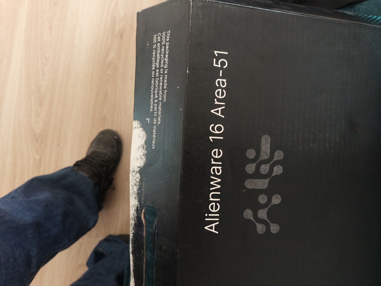 Alienware 16 Area-51 Gaming Laptop Ultra 9 RTX 5090 64GB 2TB SSD W11P